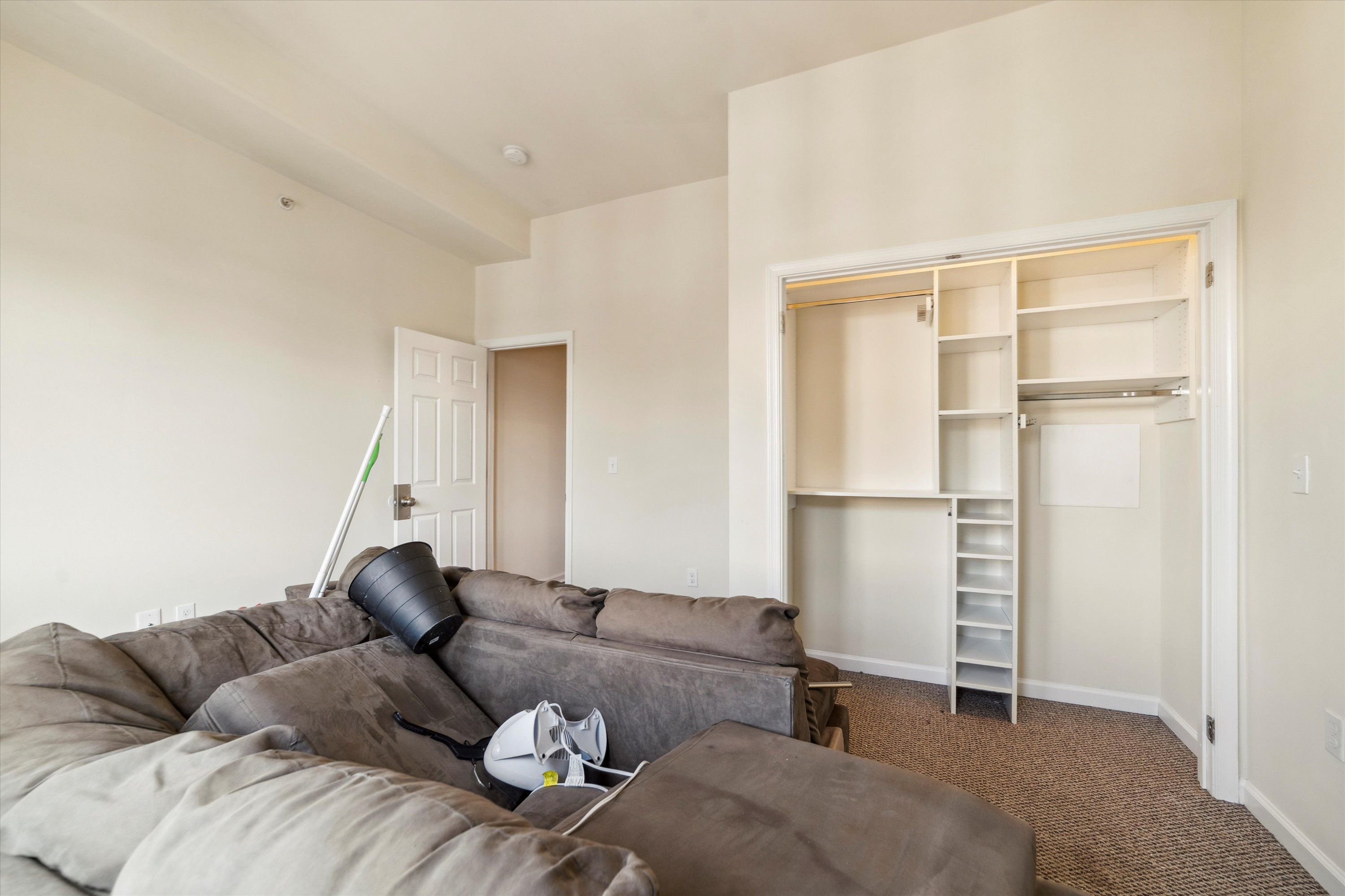 1815 W MONTGOMERY AVE