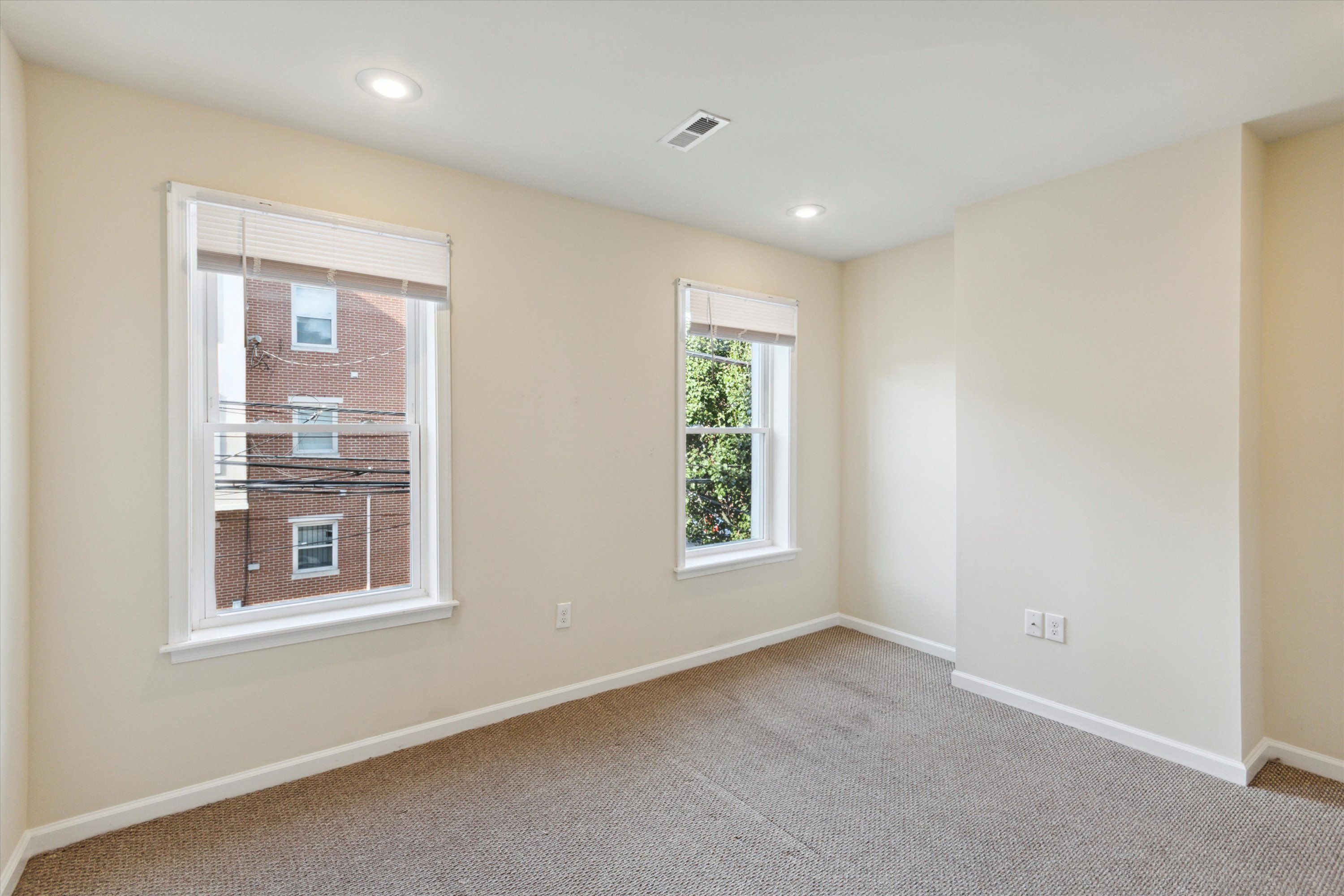 1804 W MONTGOMERY AVE