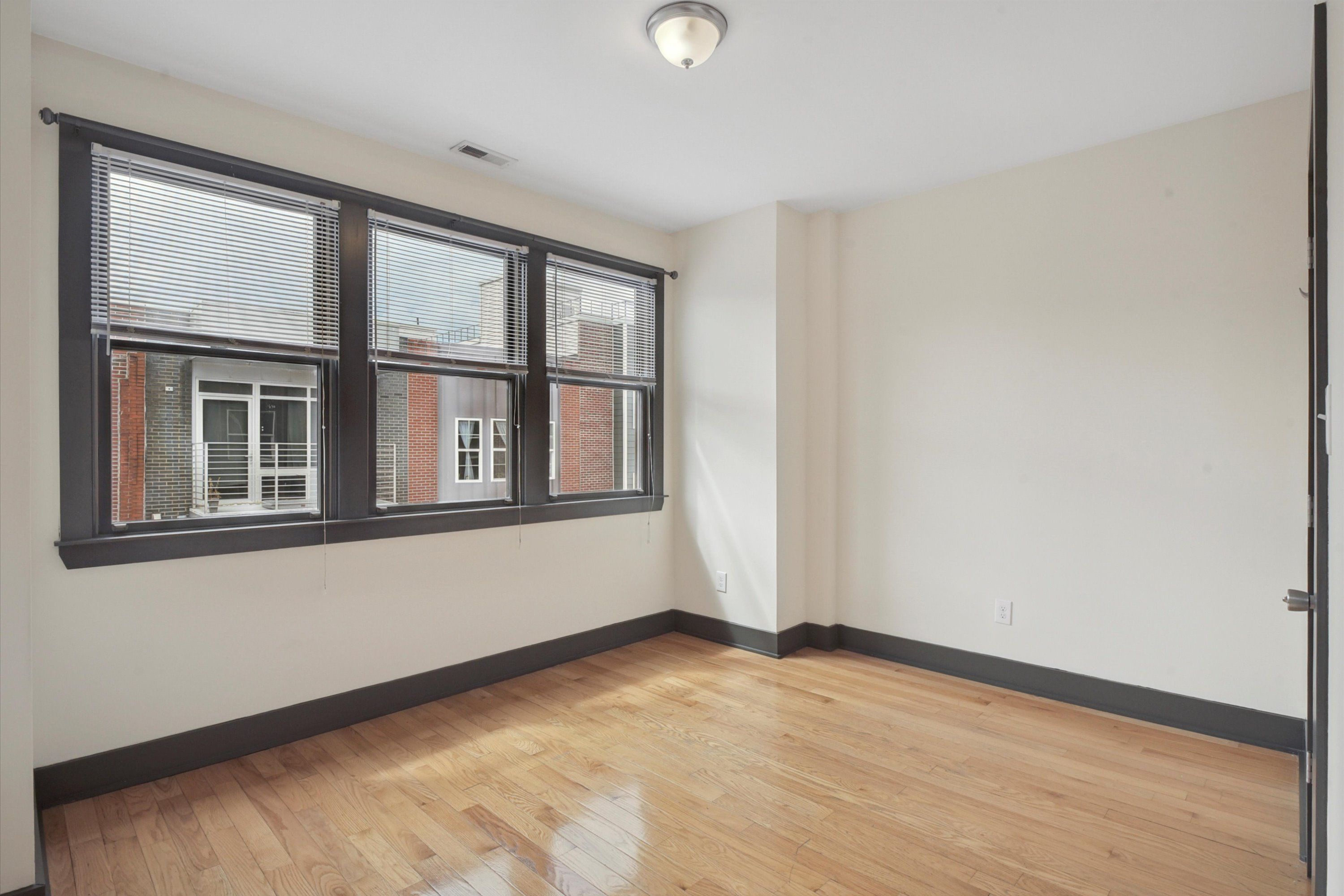 1947 N GRATZ ST Unit 2