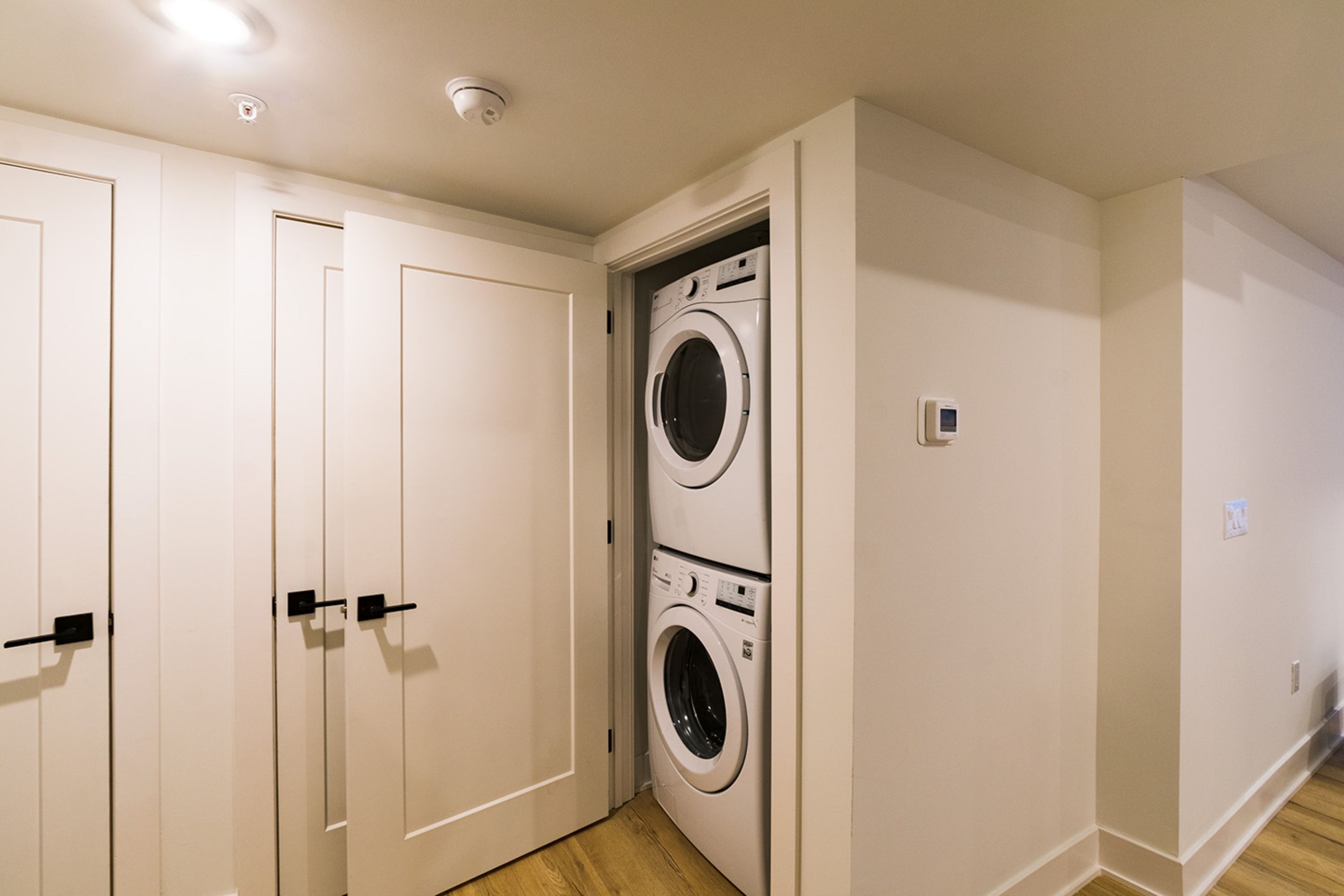 629 W GIRARD AVE Unit 304