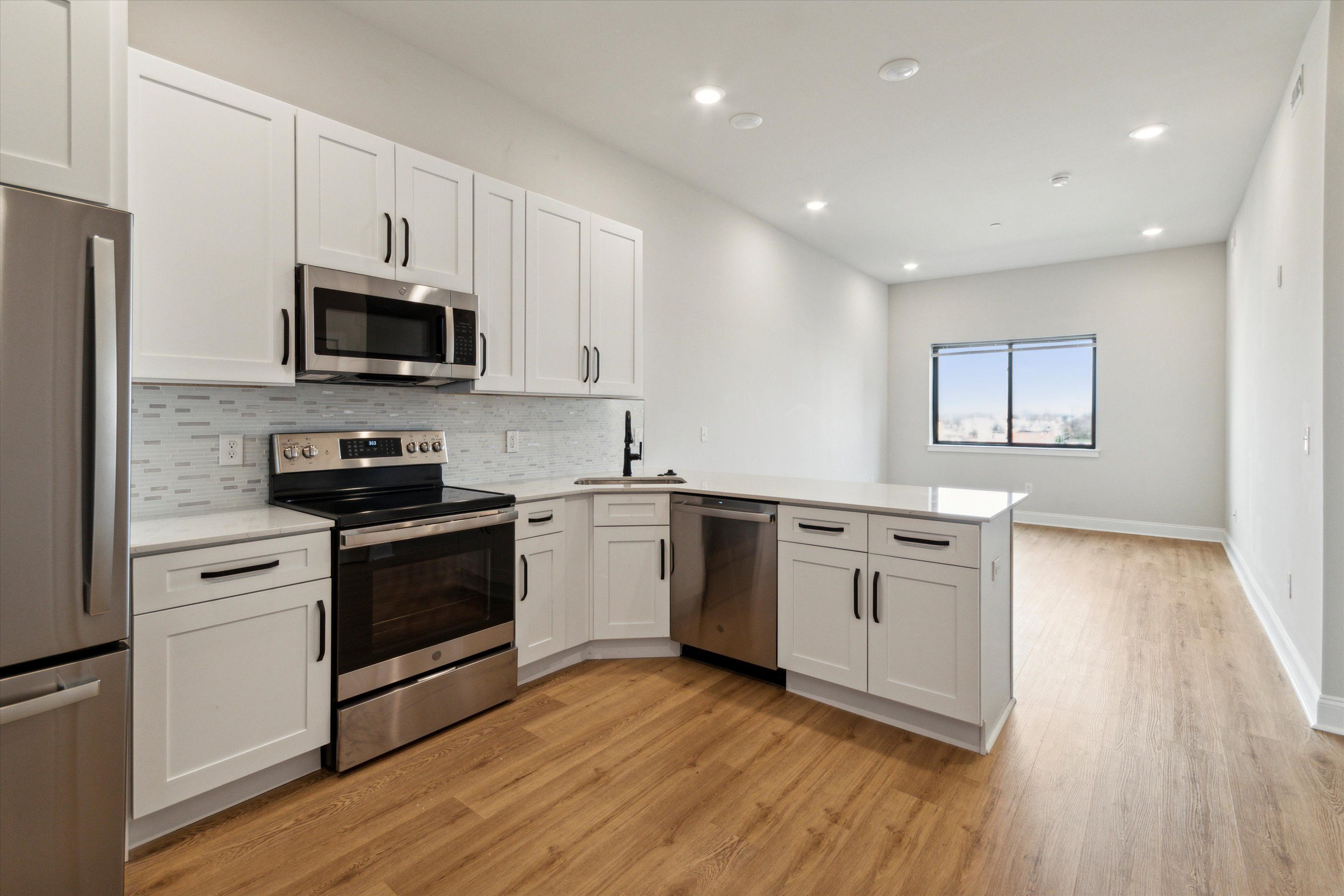 2157 E LEHIGH AVE Unit 516