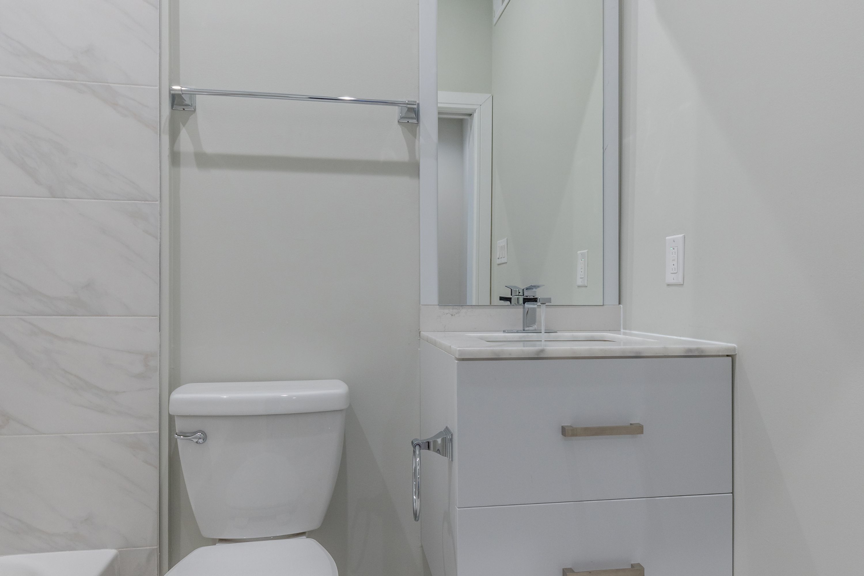 1133 E COLUMBIA AVE Unit 102