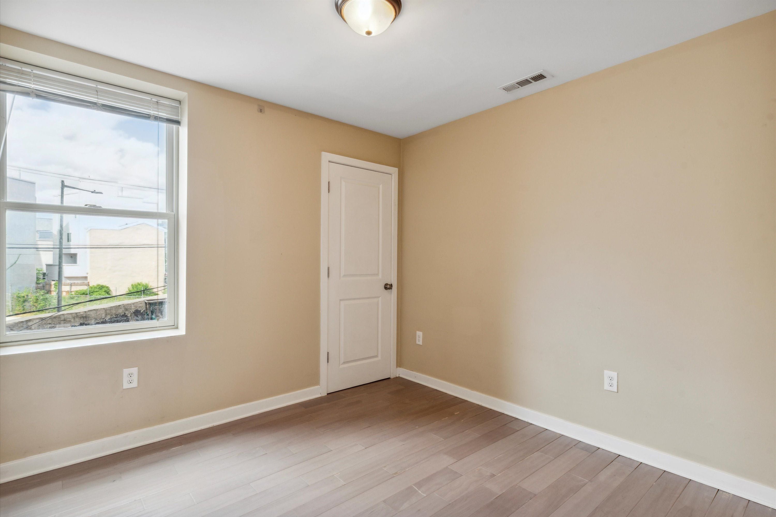 718 N 15TH ST Unit 4