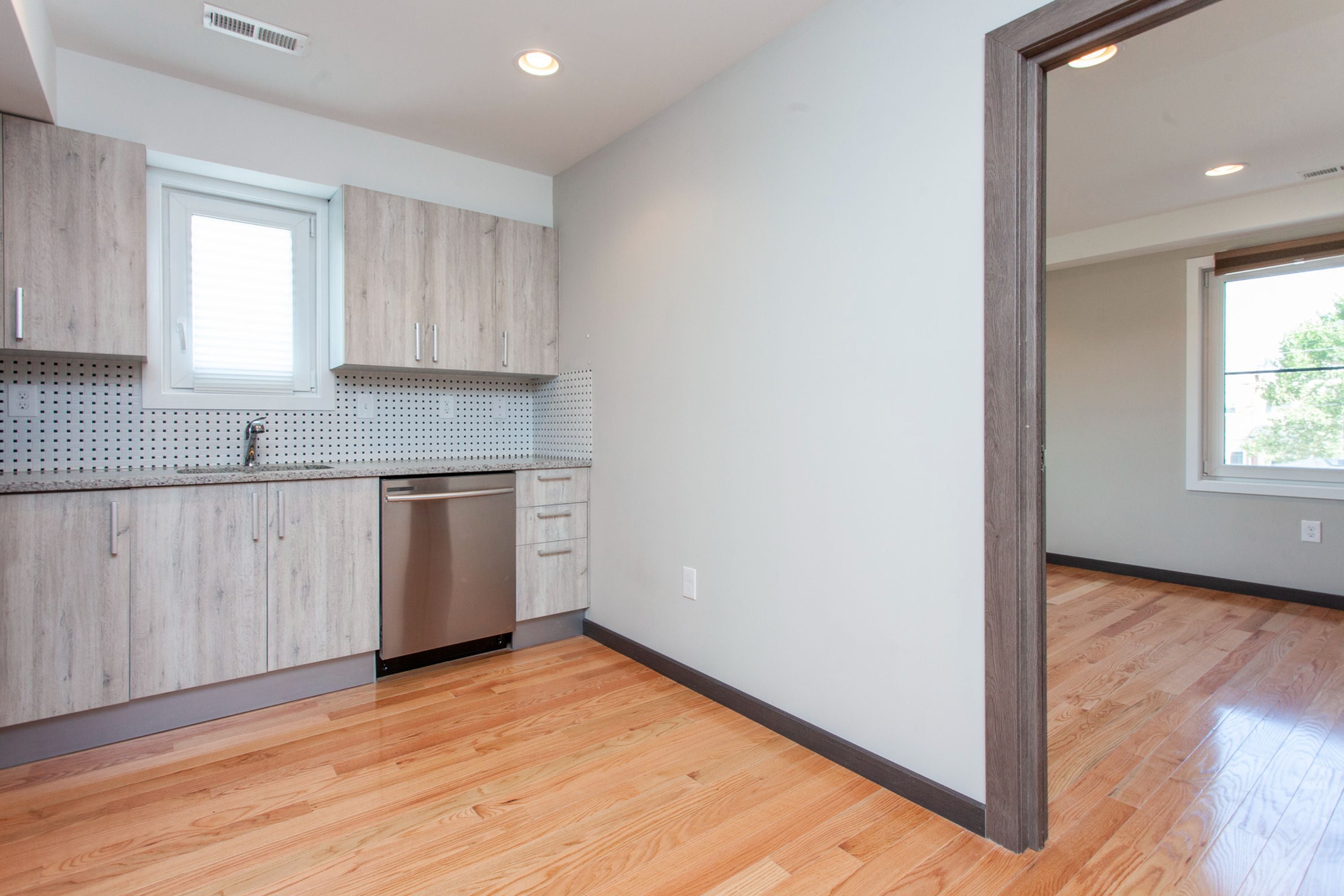 2553 MONTROSE ST Unit B