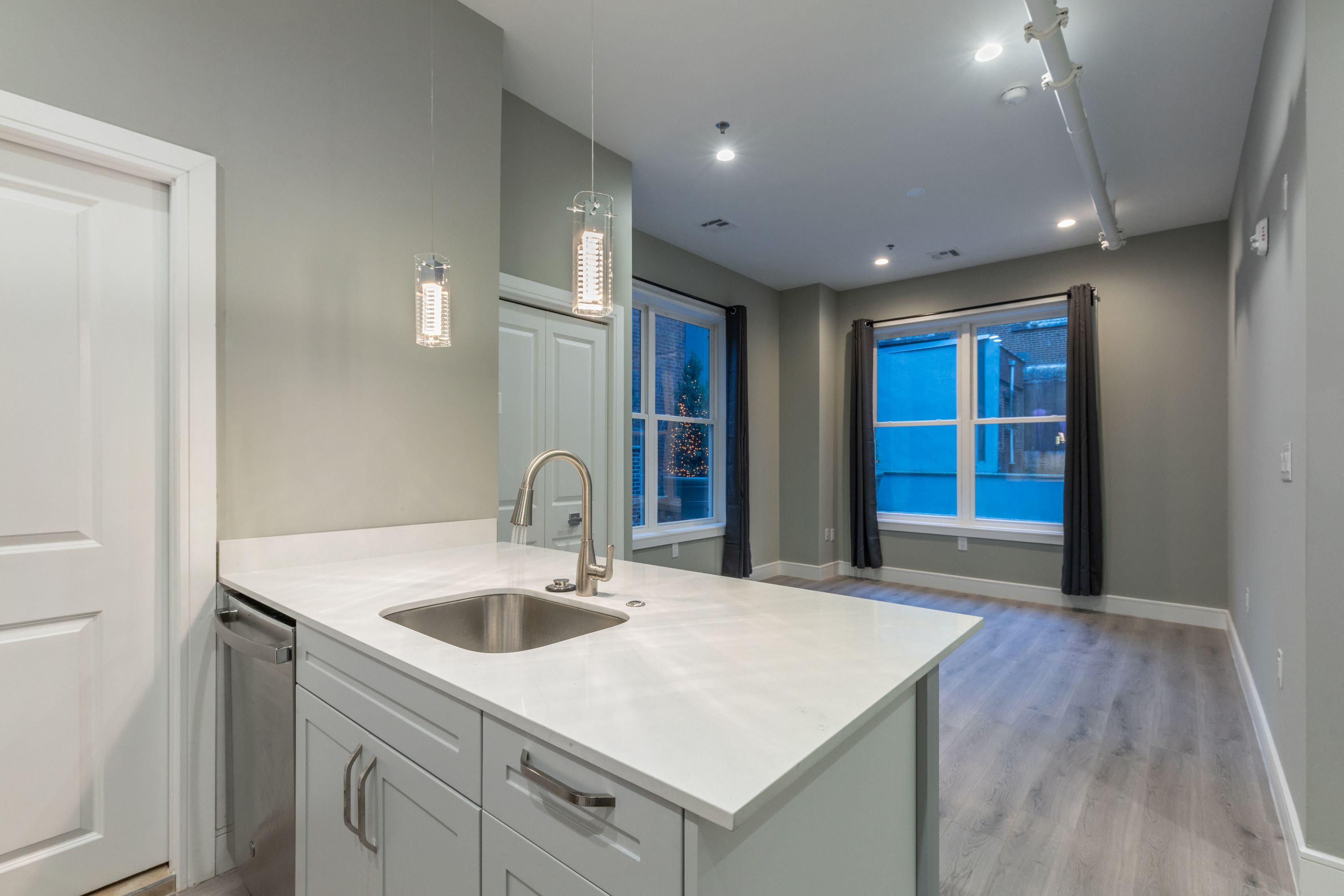 1133 E COLUMBIA AVE Unit 102