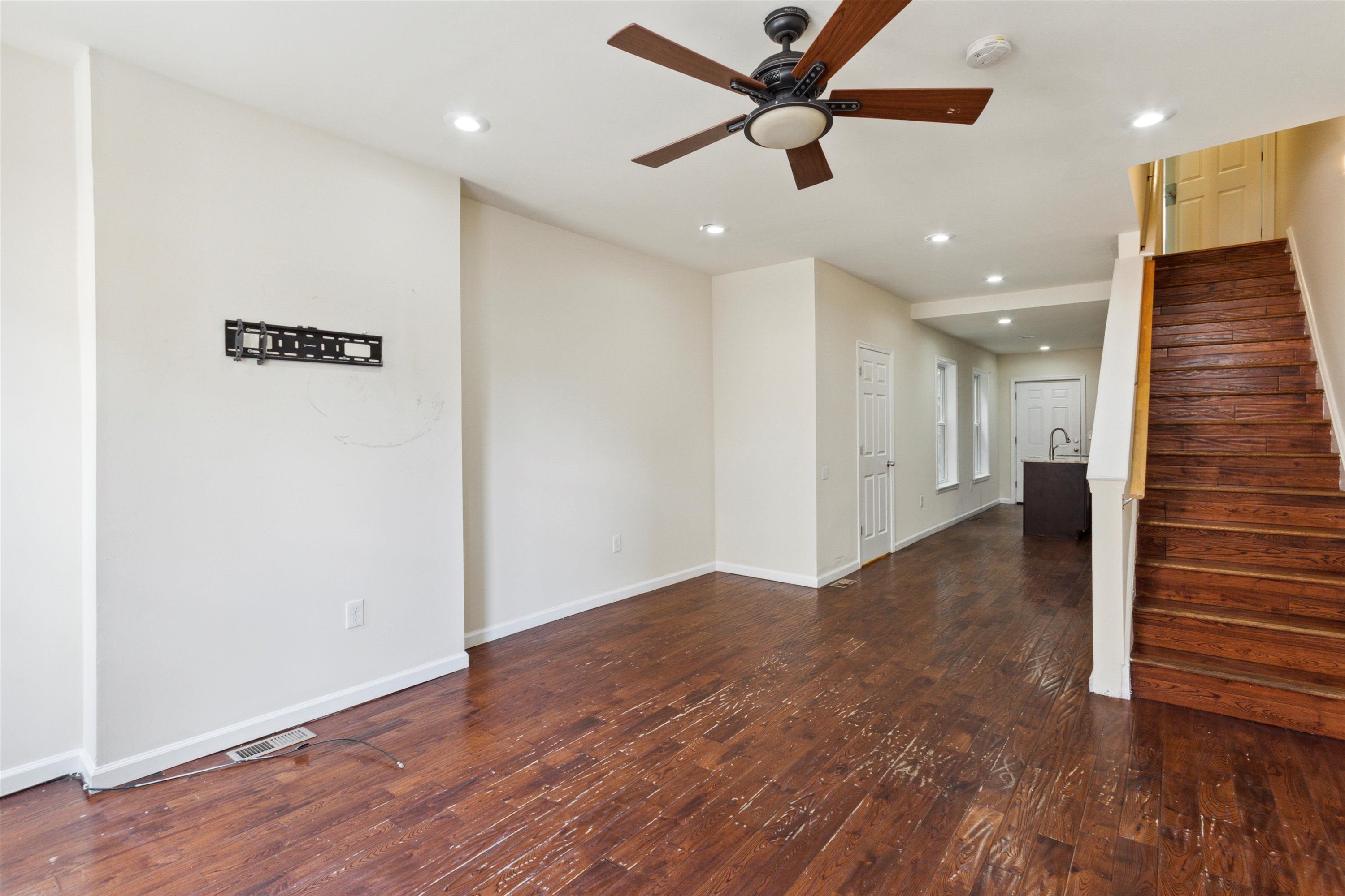 1804 W MONTGOMERY AVE