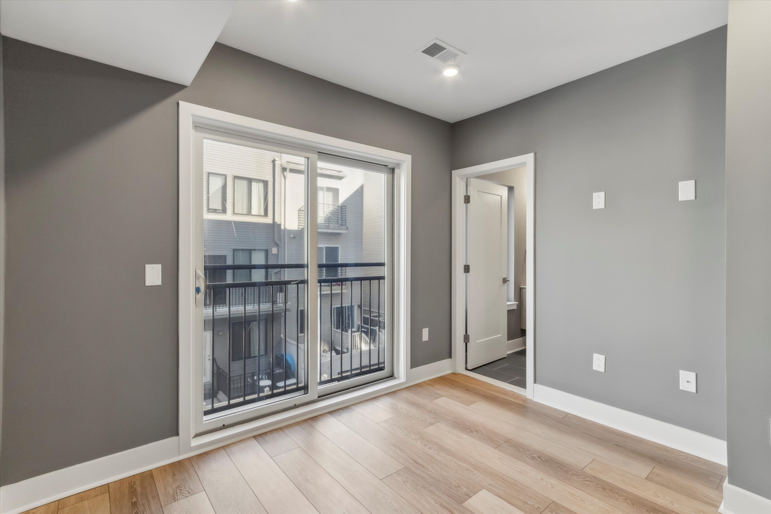 1615 POPLAR ST Unit 3