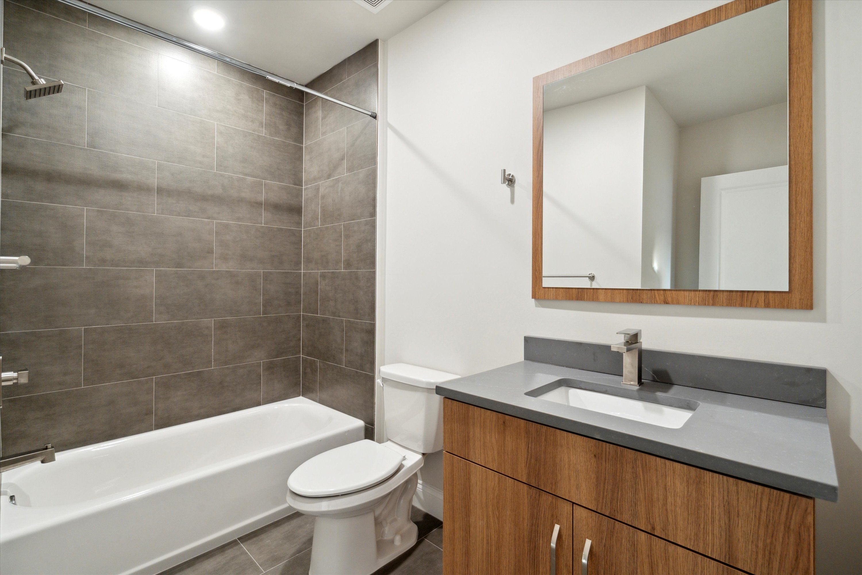 2157 E LEHIGH AVE Unit 210