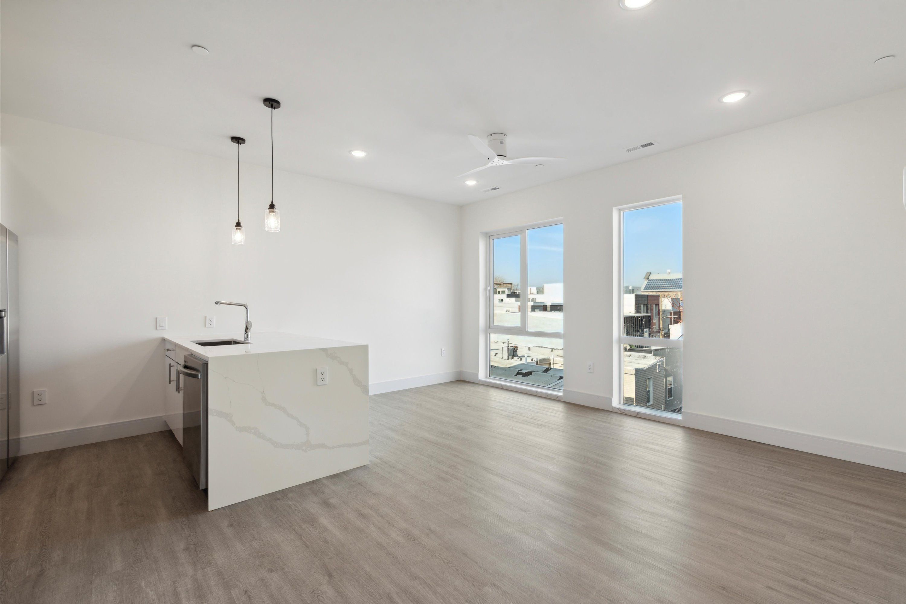 1221 E Fletcher St Unit 406