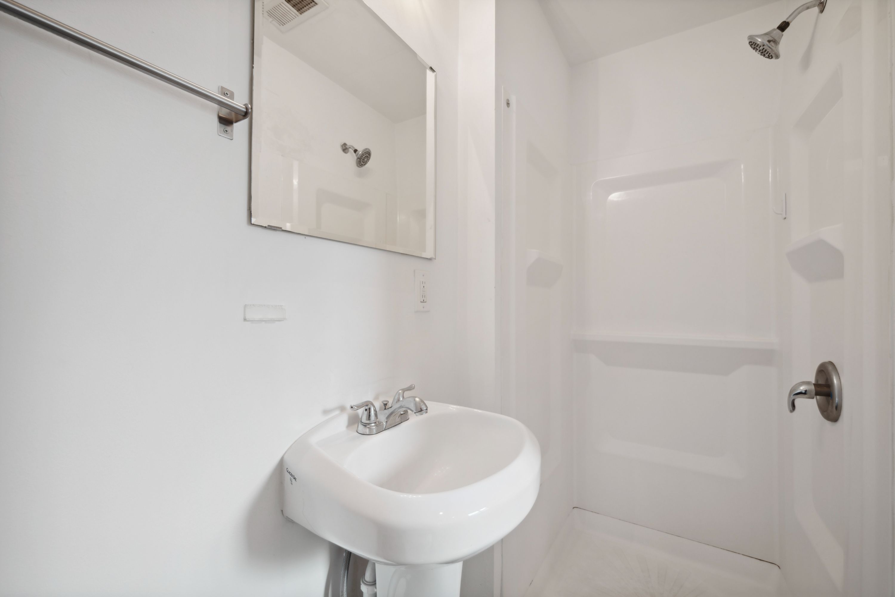 1612 N SYDENHAM ST Unit 2