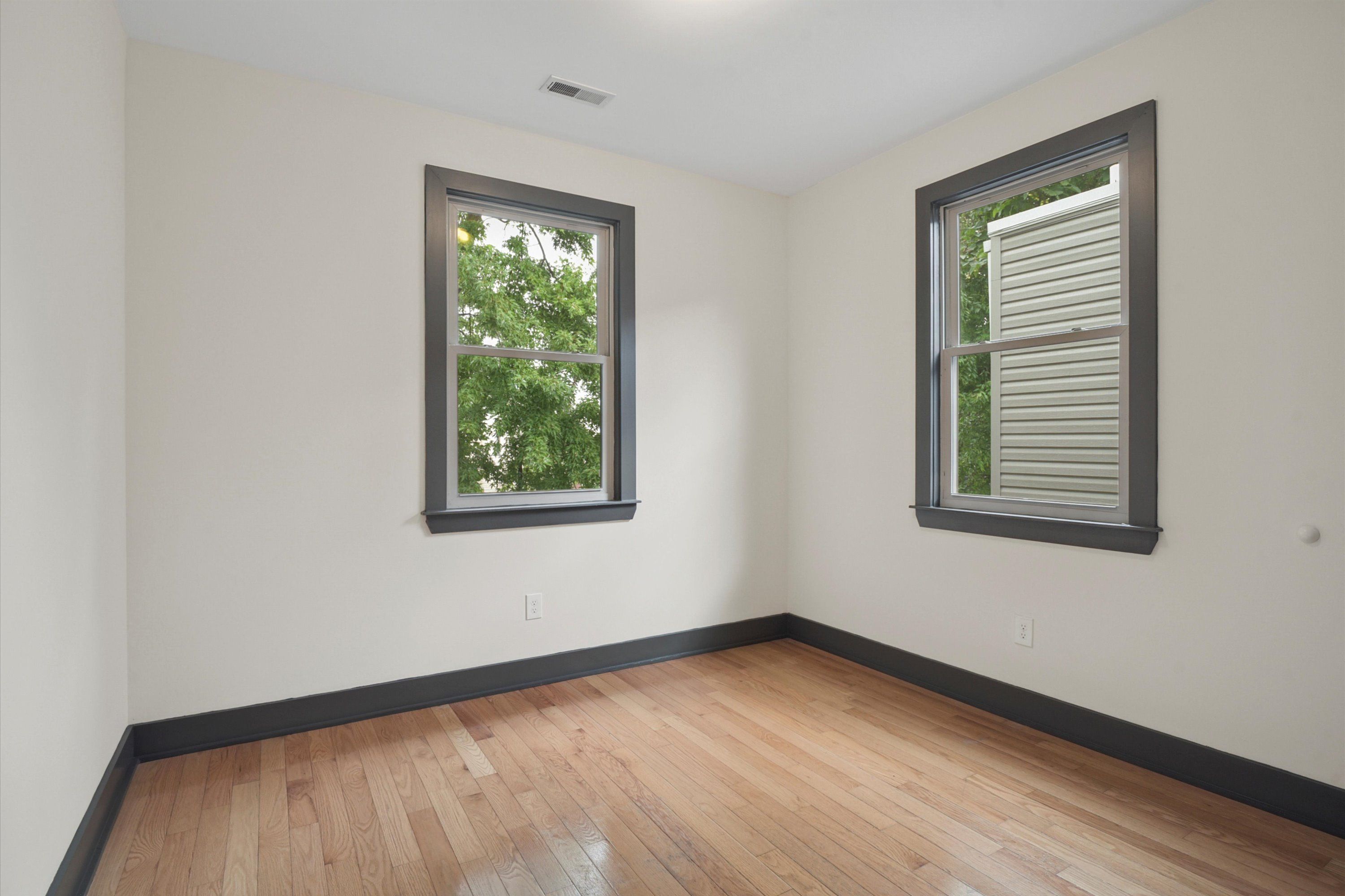 1947 N GRATZ ST Unit 2