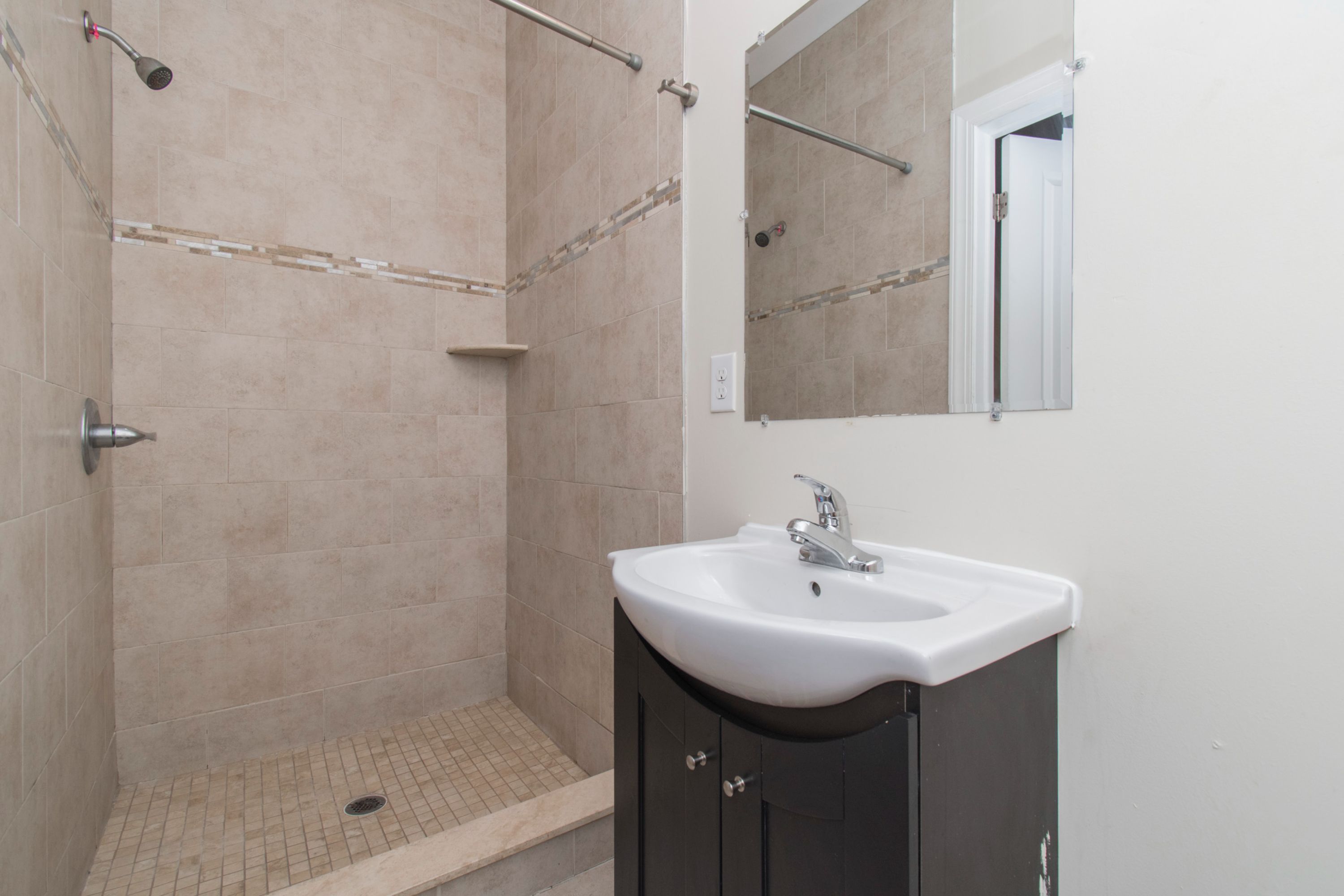 2043 N GRATZ ST Unit 2