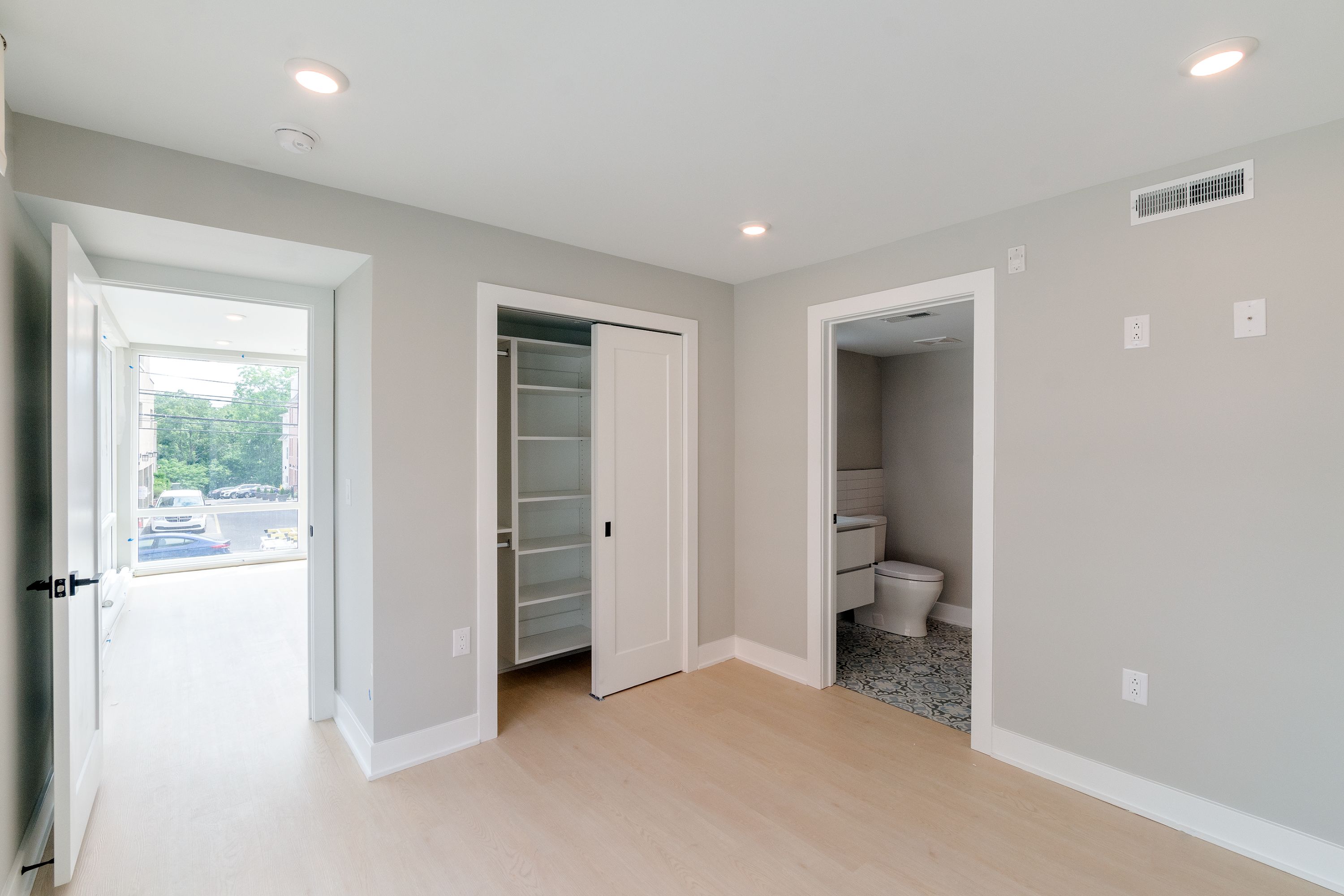 6604 Ridge Avenue Unit 305