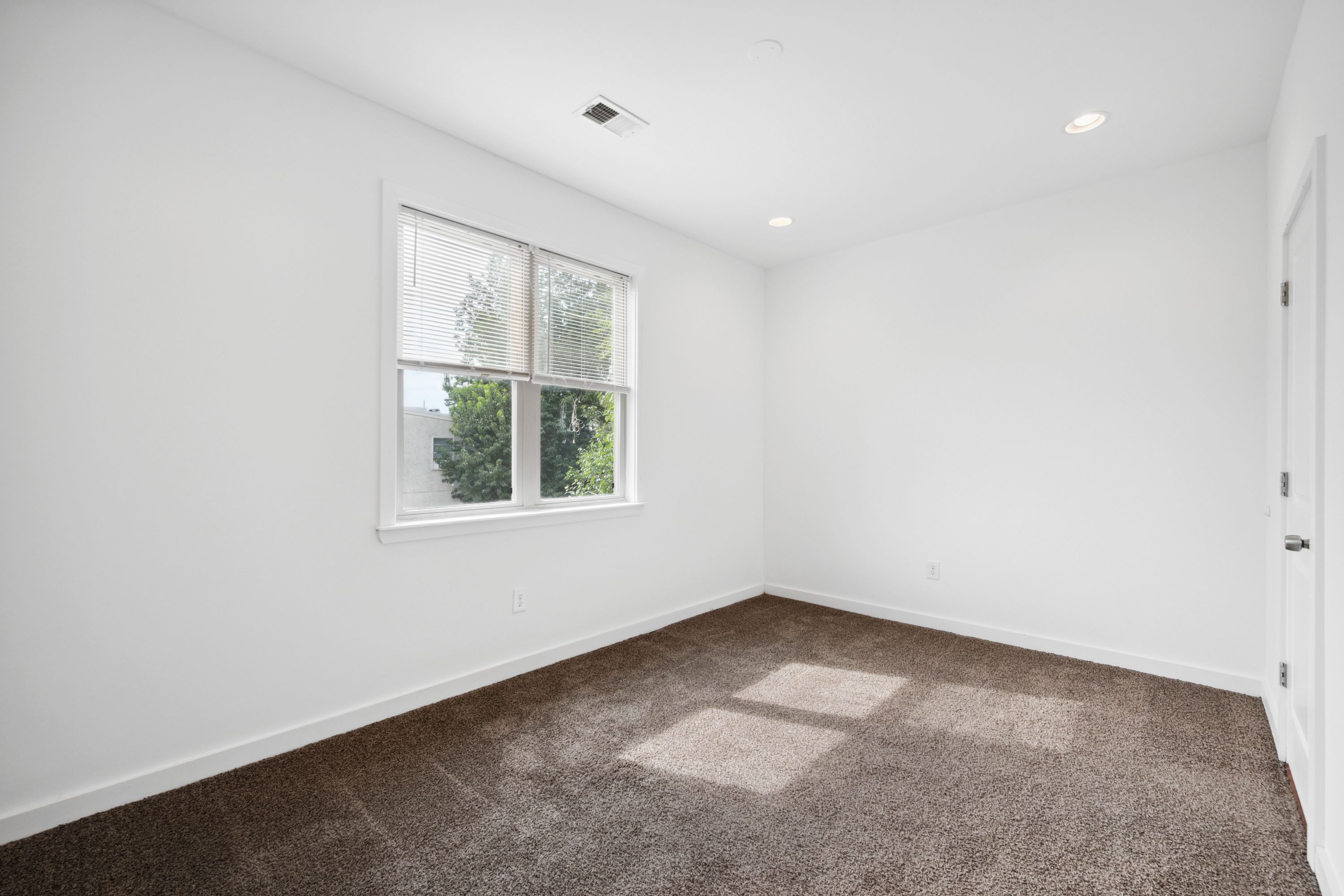 1612 N SYDENHAM ST Unit 2