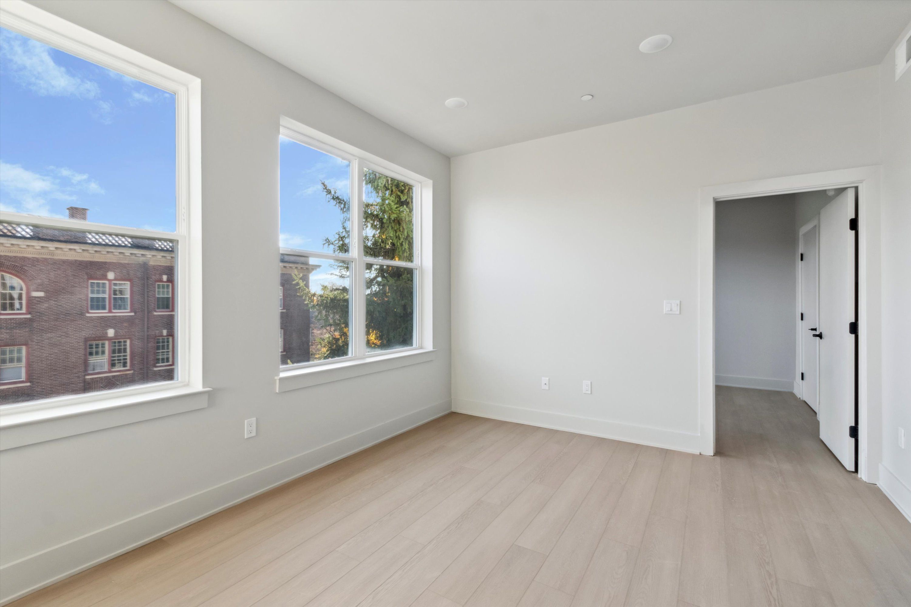 5521 Wayne Ave Unit 608