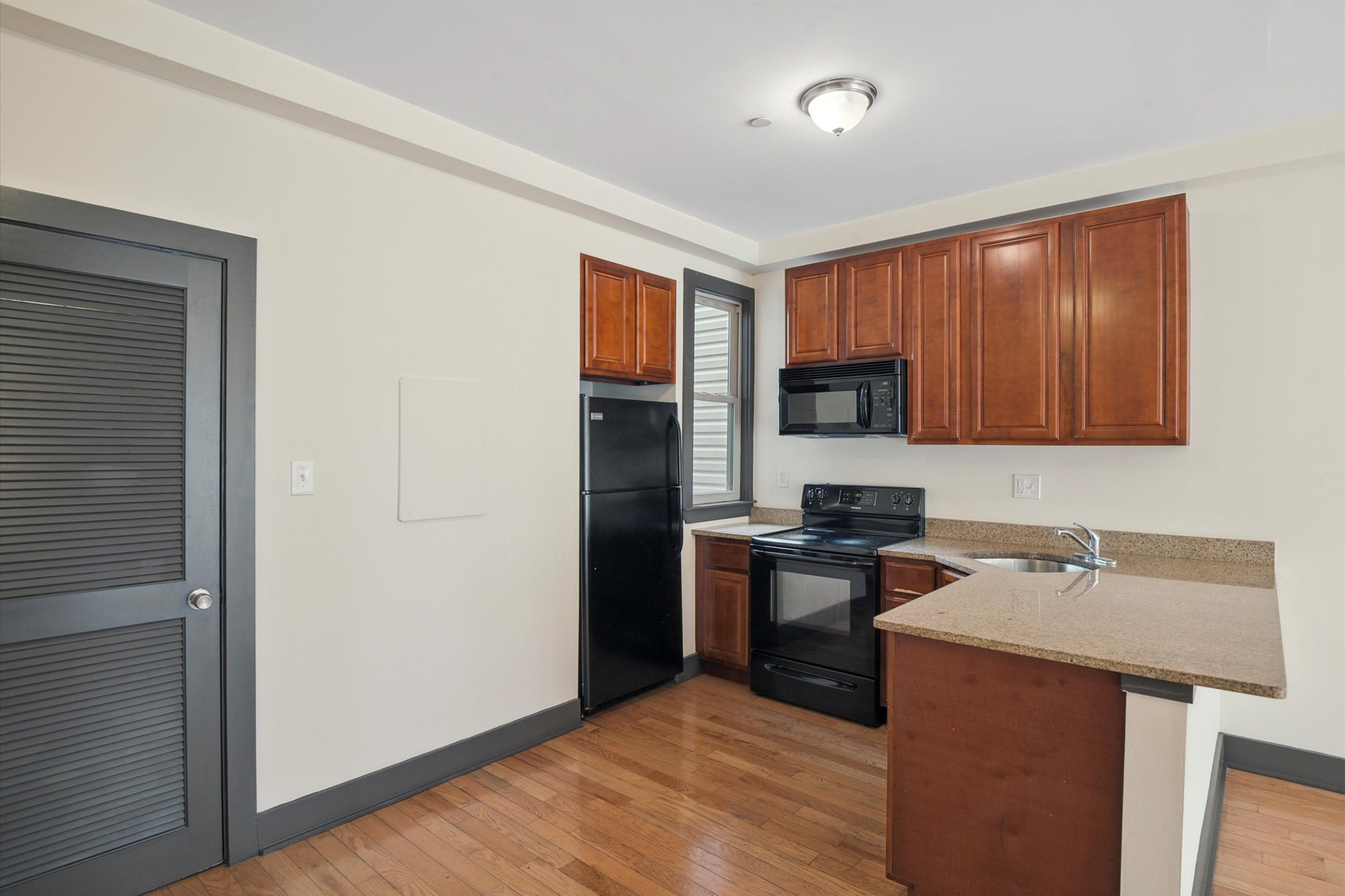 1947 N GRATZ ST Unit 2