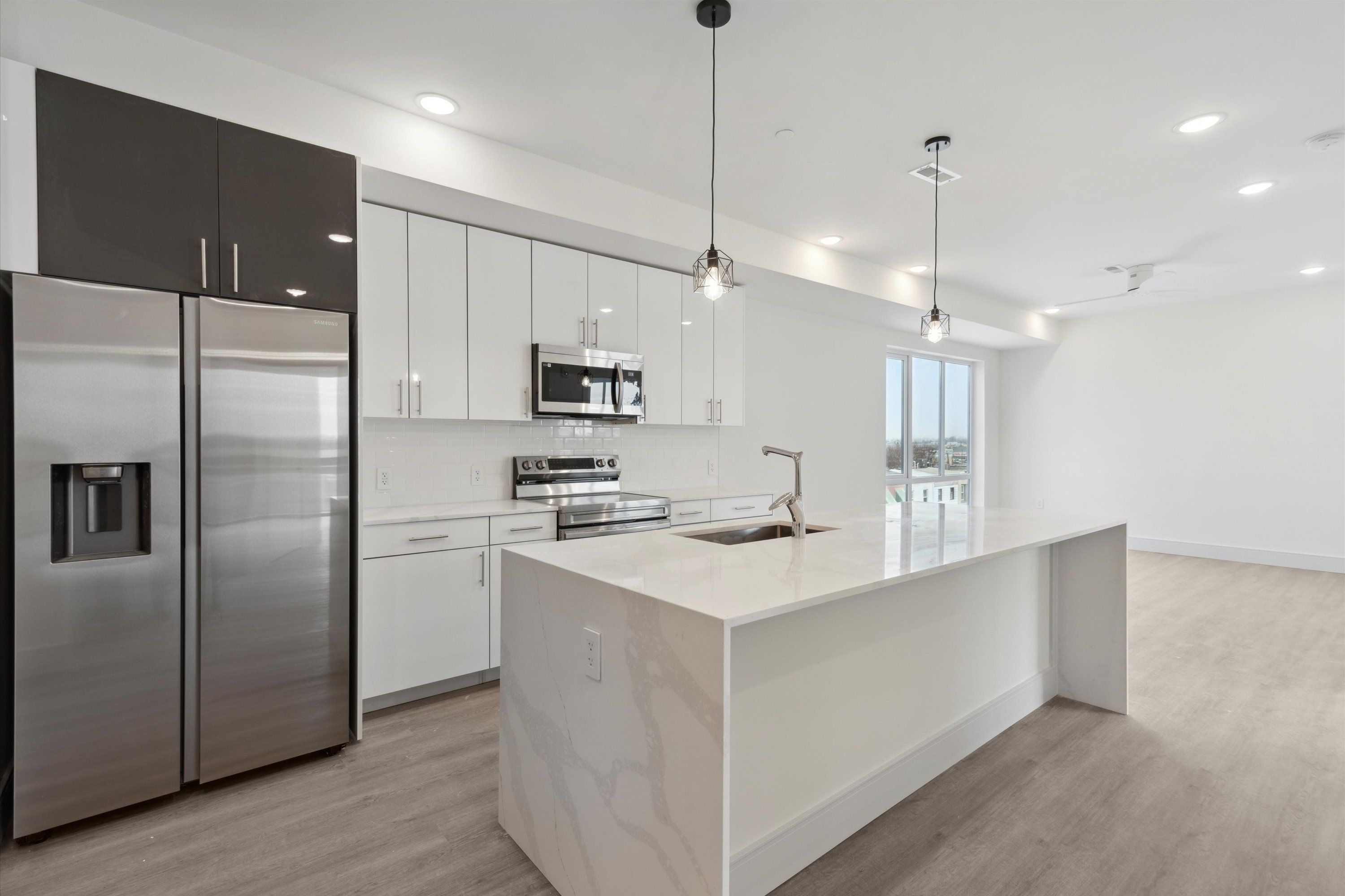1221 E Fletcher St Unit 211