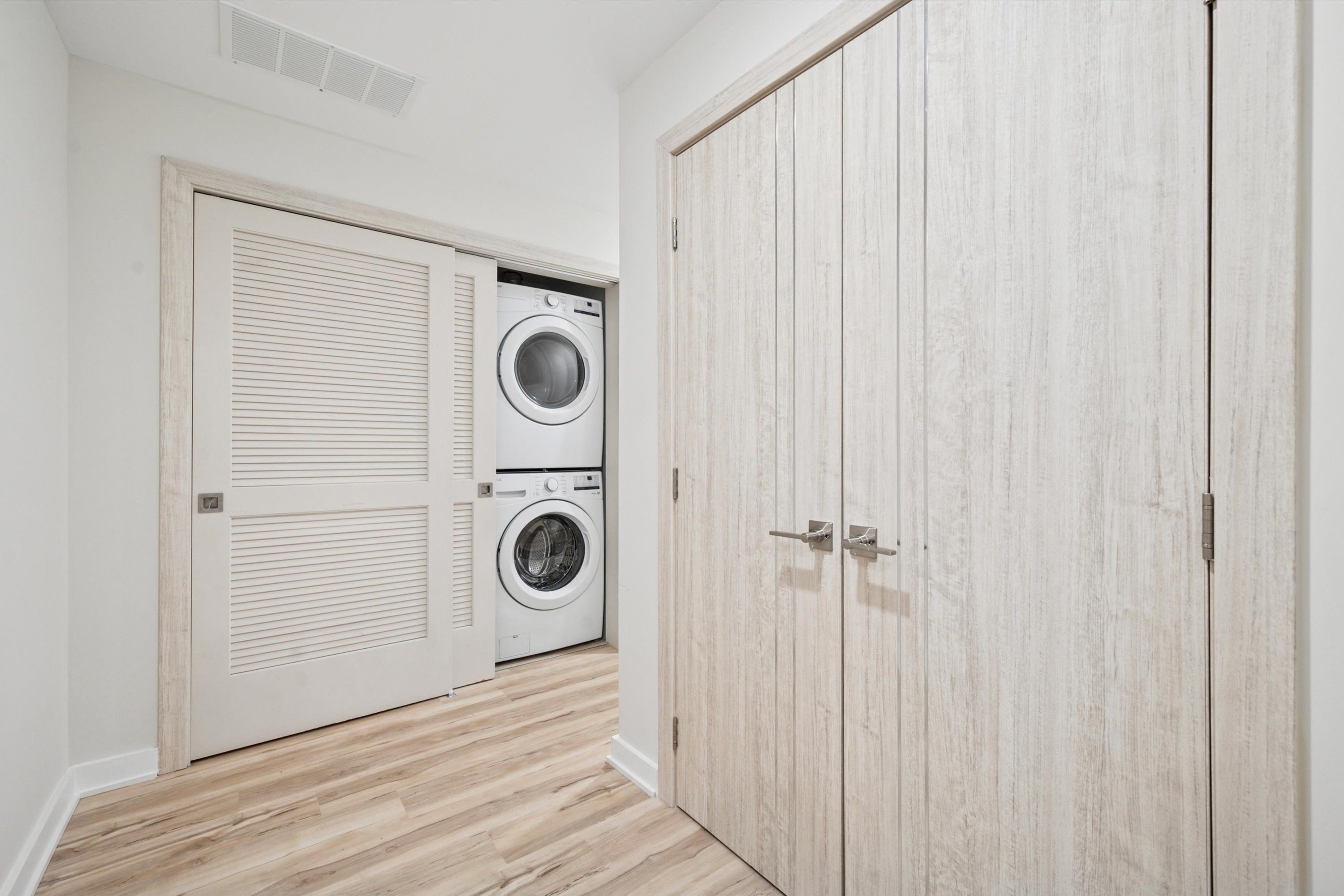 3729 LANCASTER AVE Unit 401