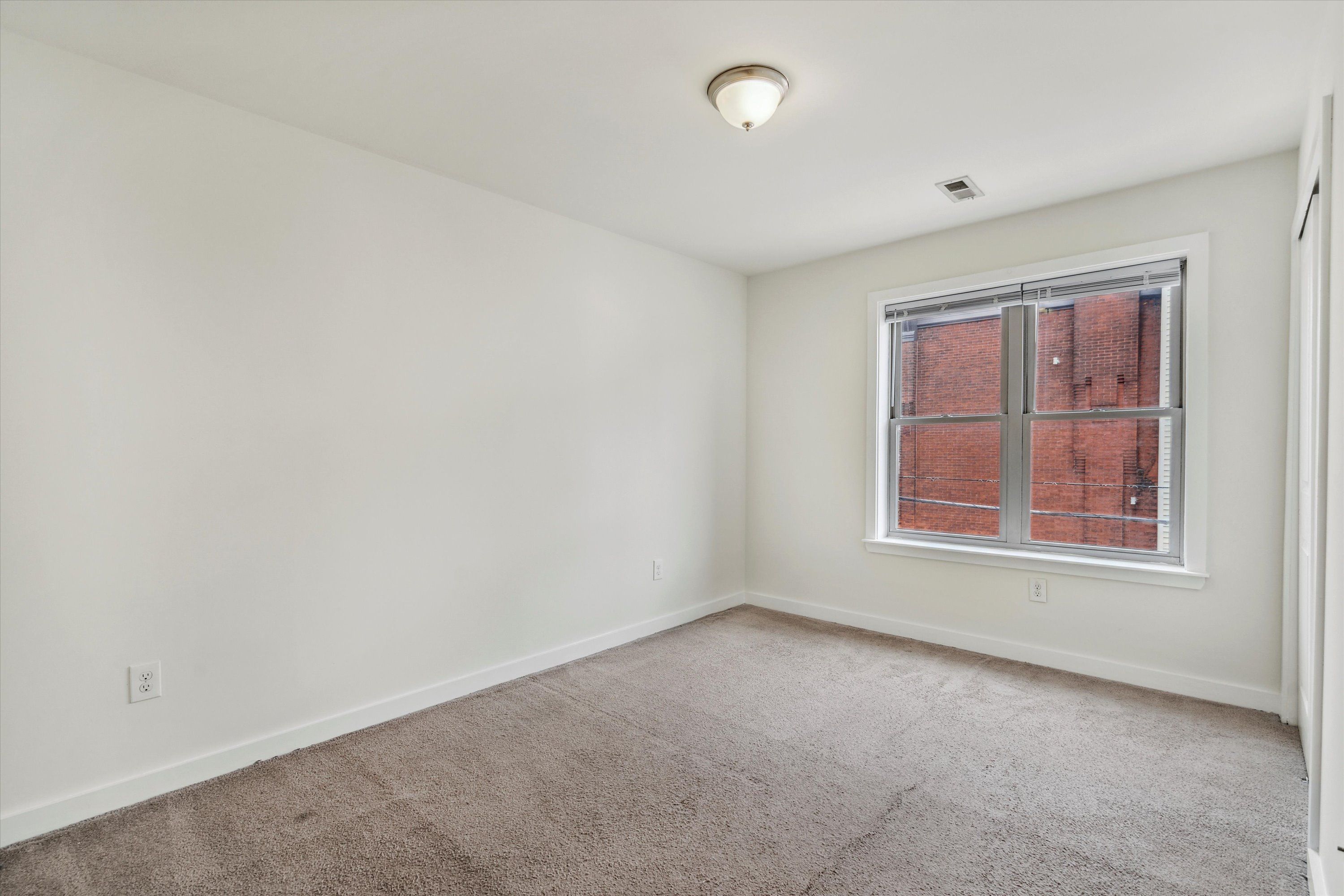 2025 N 17th ST Unit 202