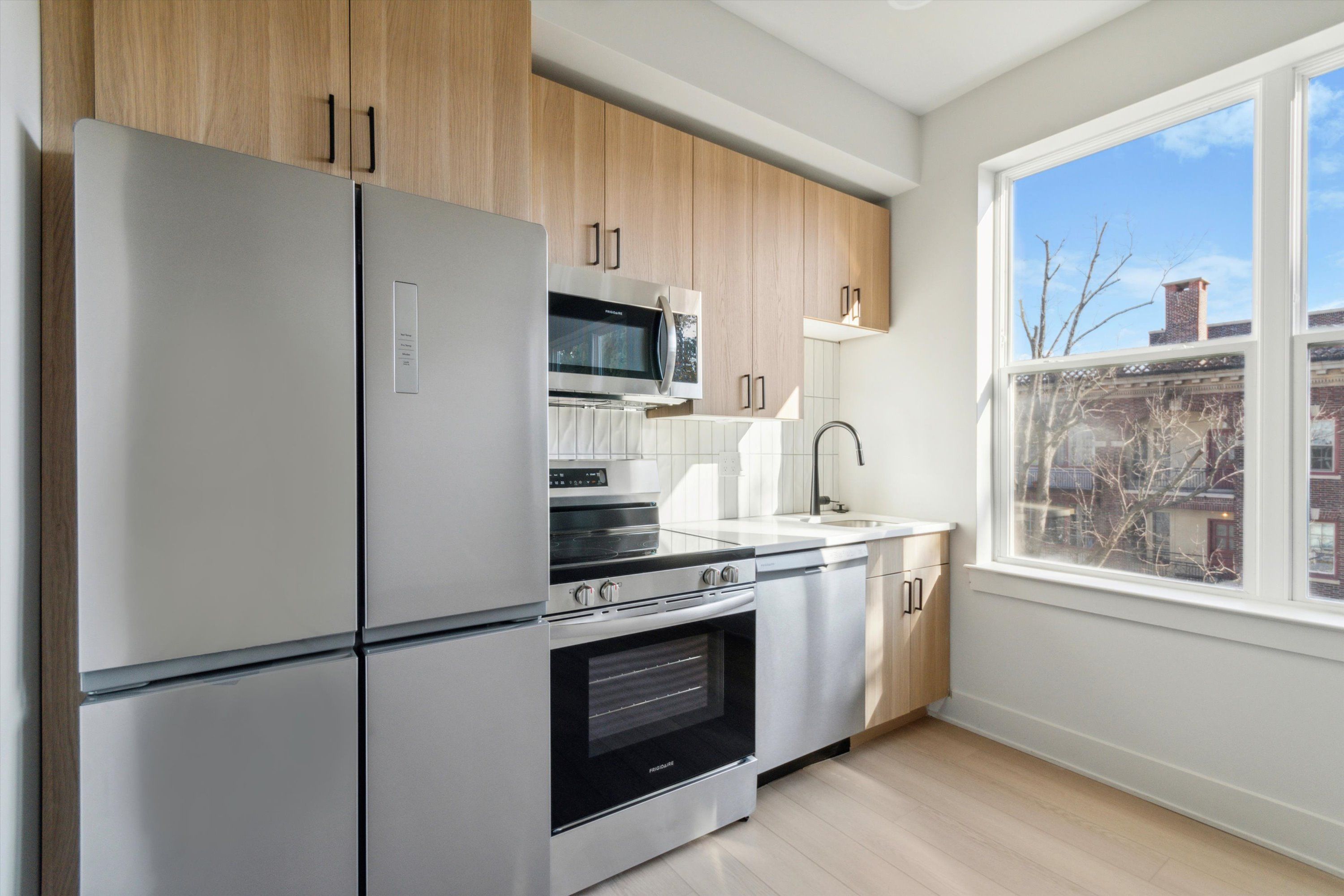 5521 Wayne Ave Unit 608