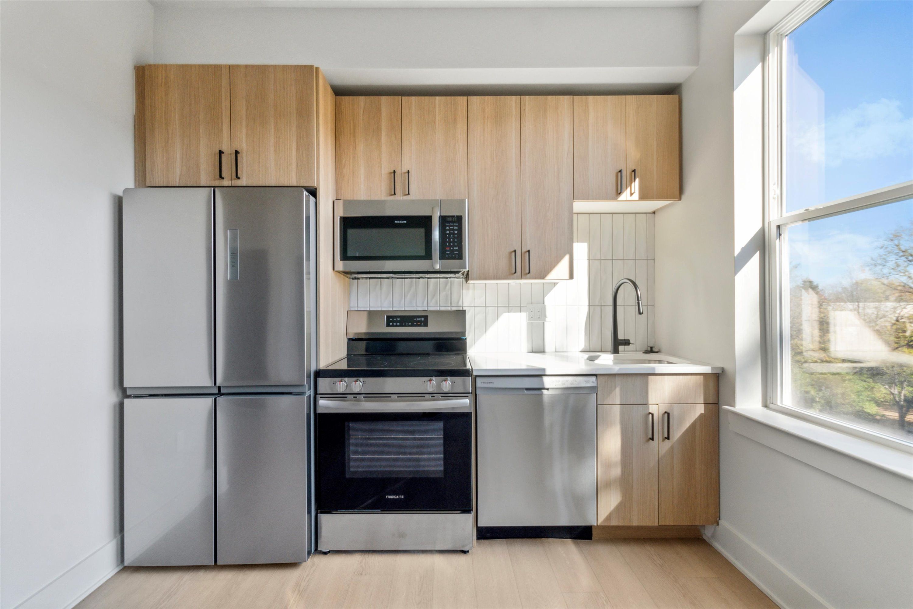 5521 Wayne Ave Unit 608