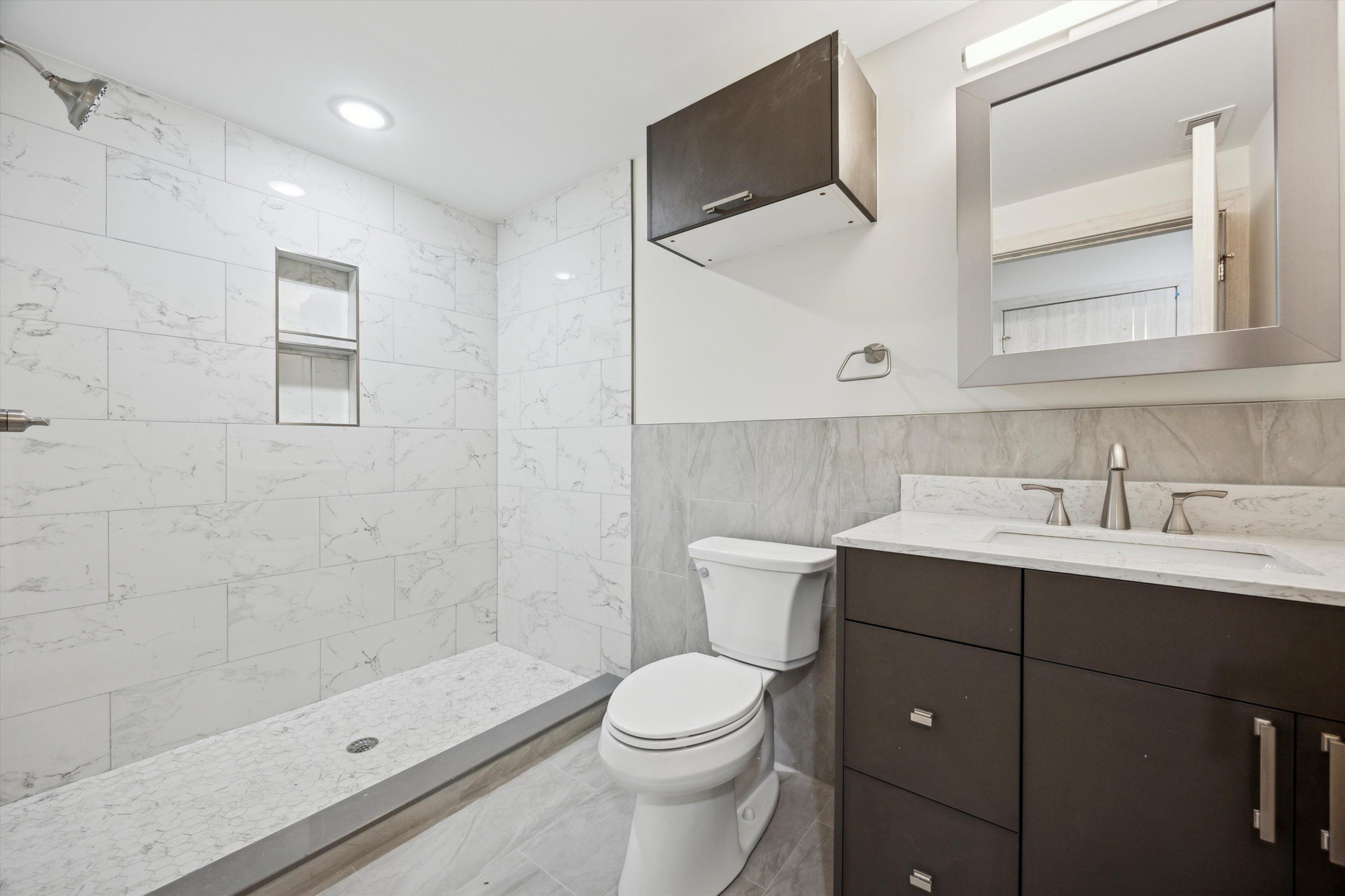 3729 LANCASTER AVE Unit 202