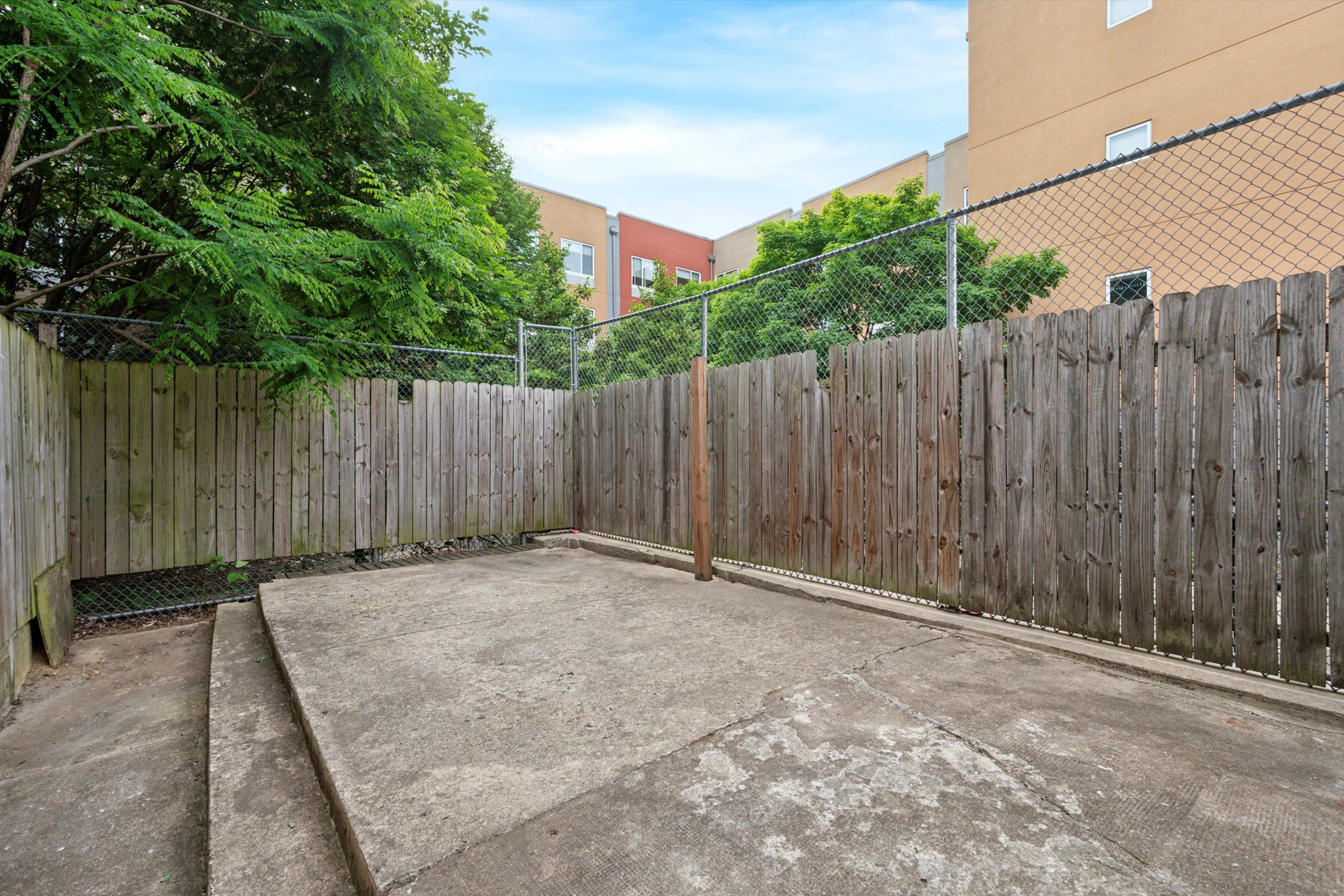 1634 N SYDENHAM ST