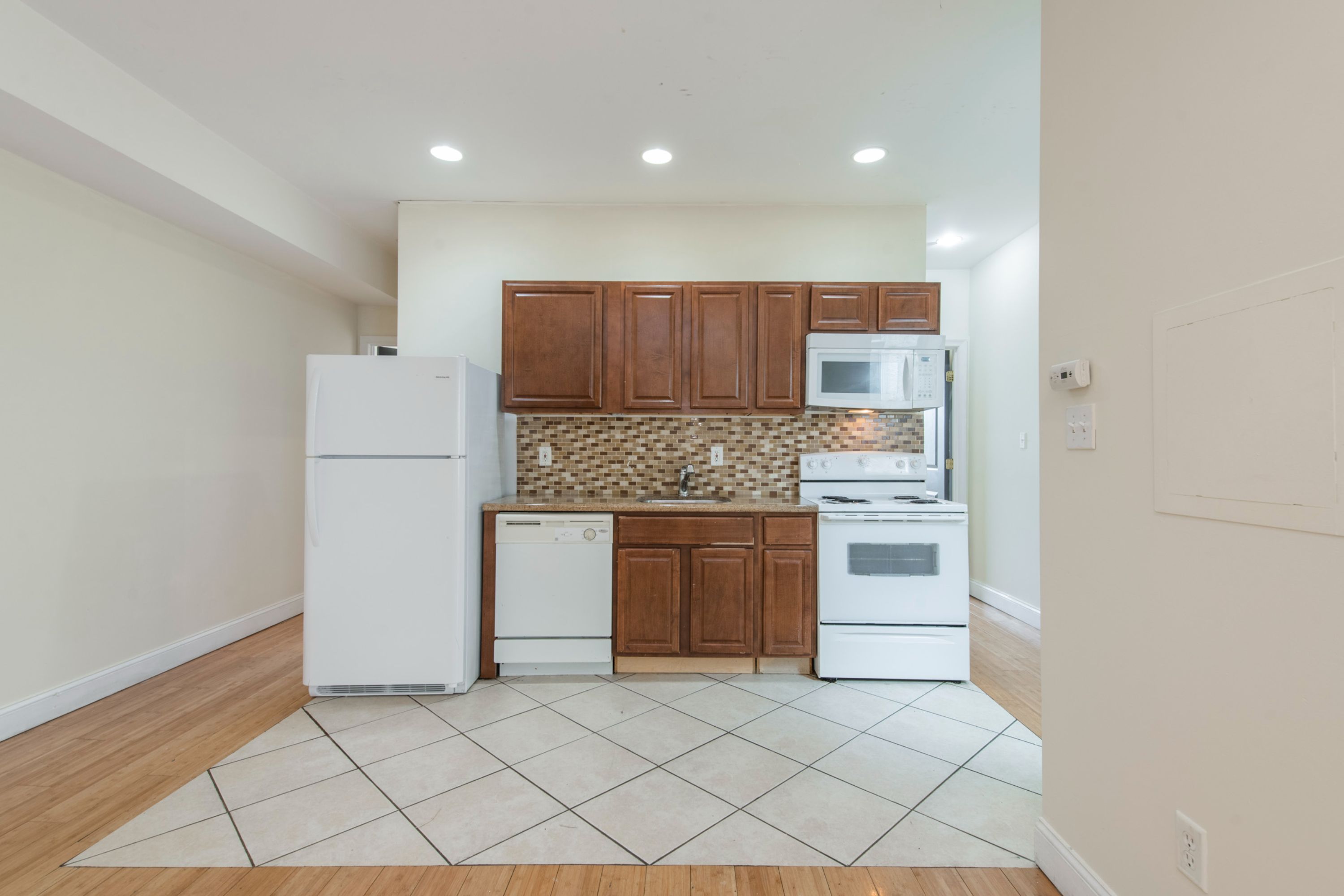 1619 DIAMOND ST Unit 3