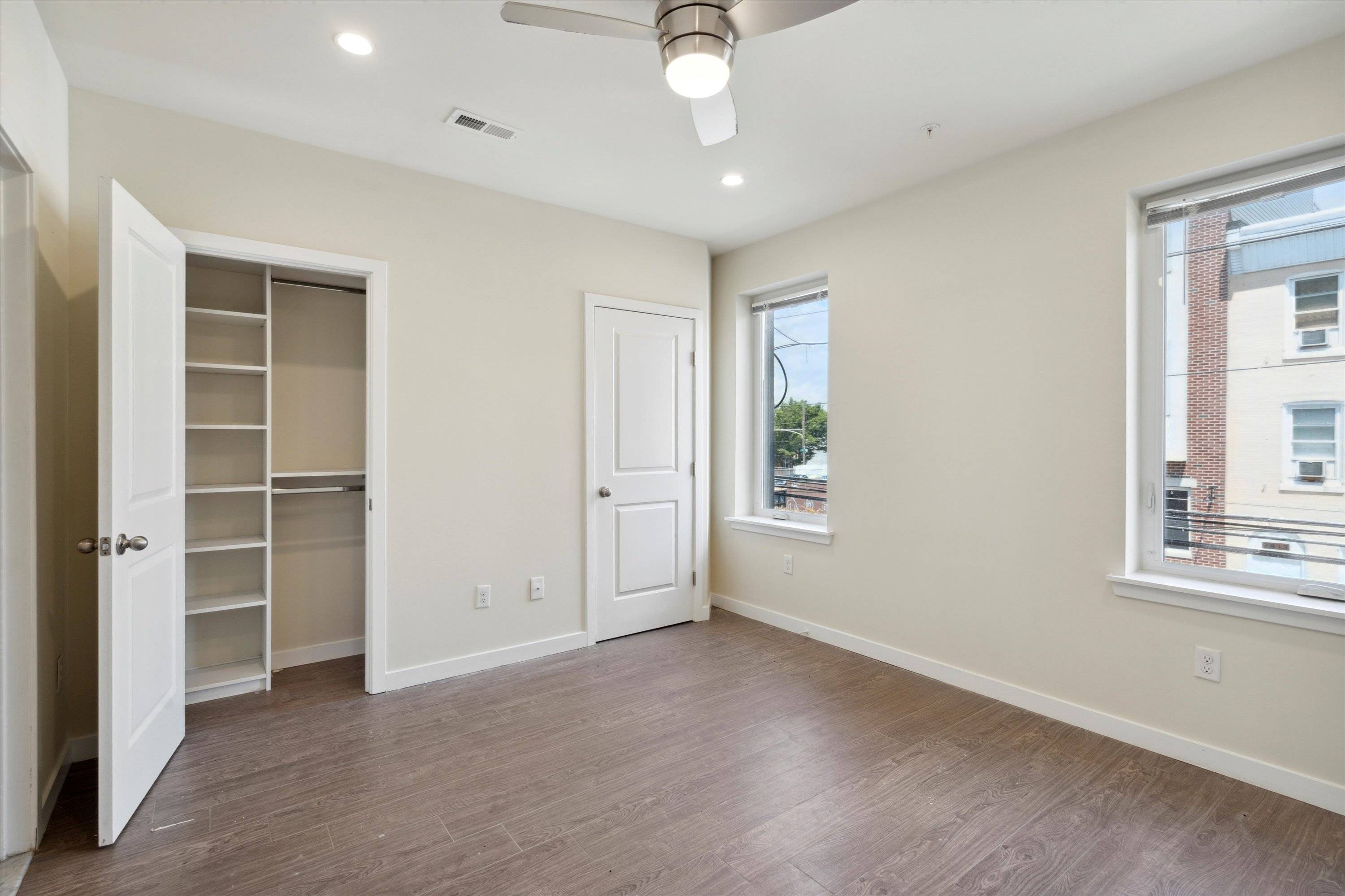 1826 W Montgomery Ave