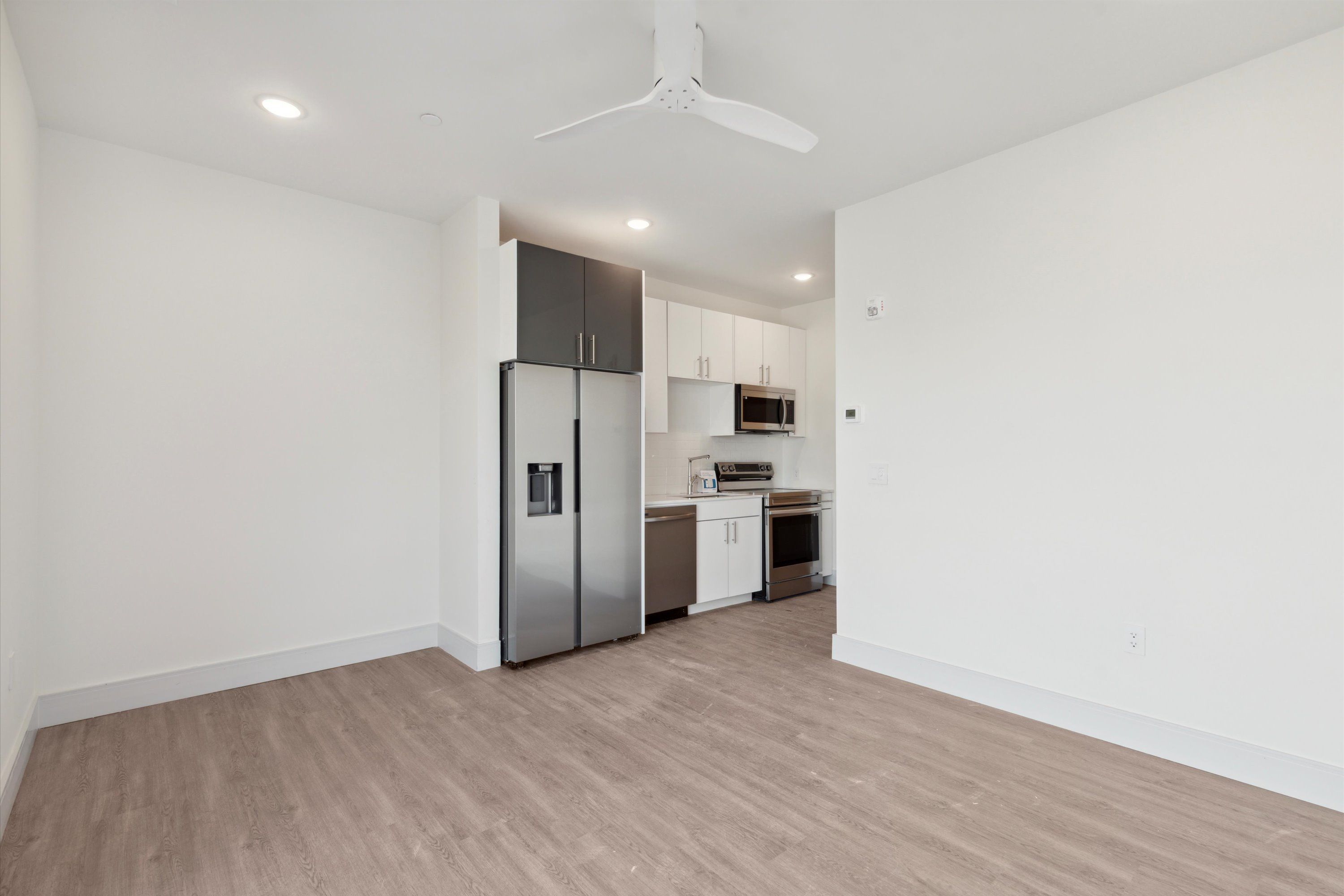 1221 E Fletcher St Unit 209