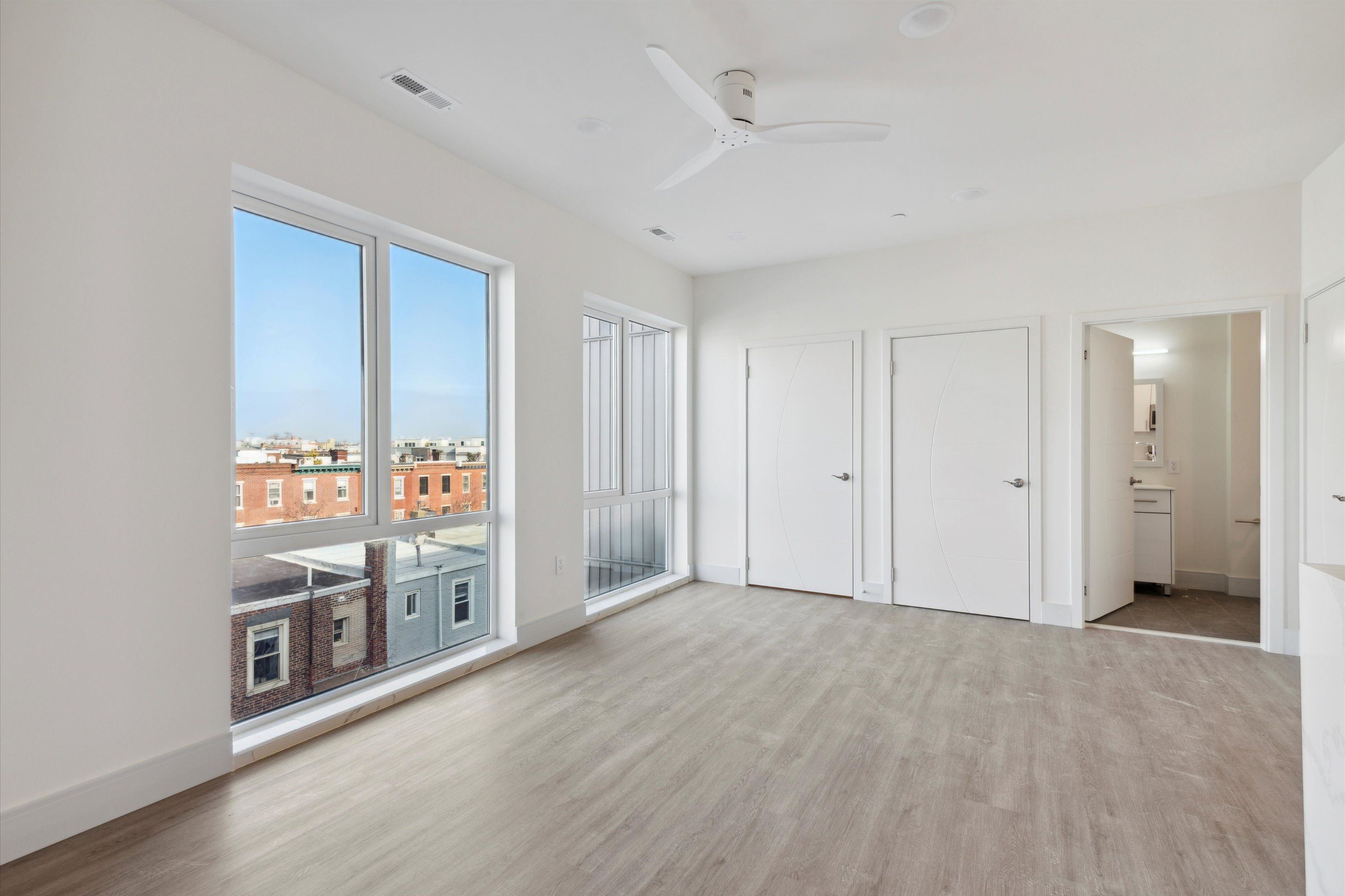 1221 E Fletcher St Unit 208