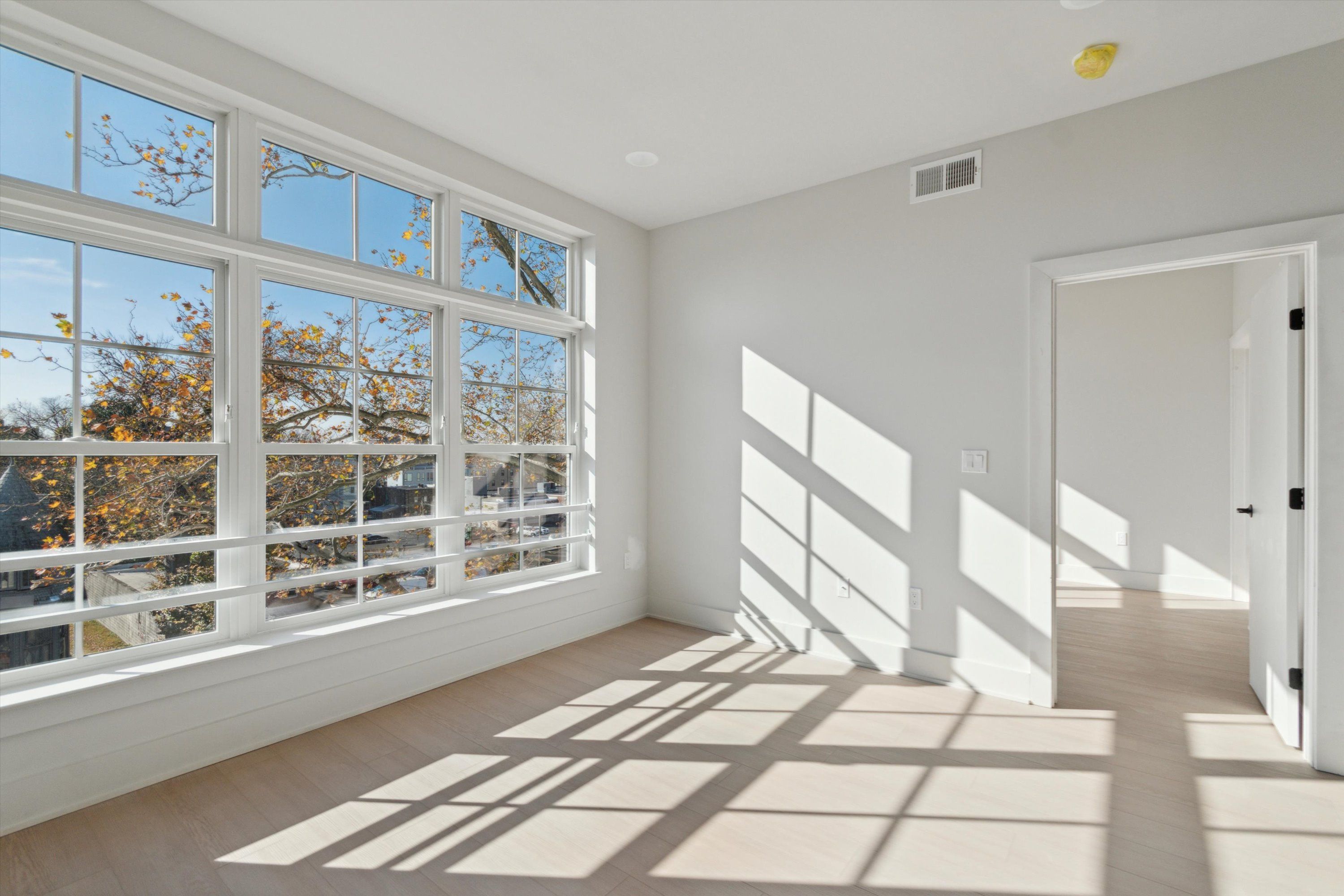 5521 Wayne Ave Unit 205
