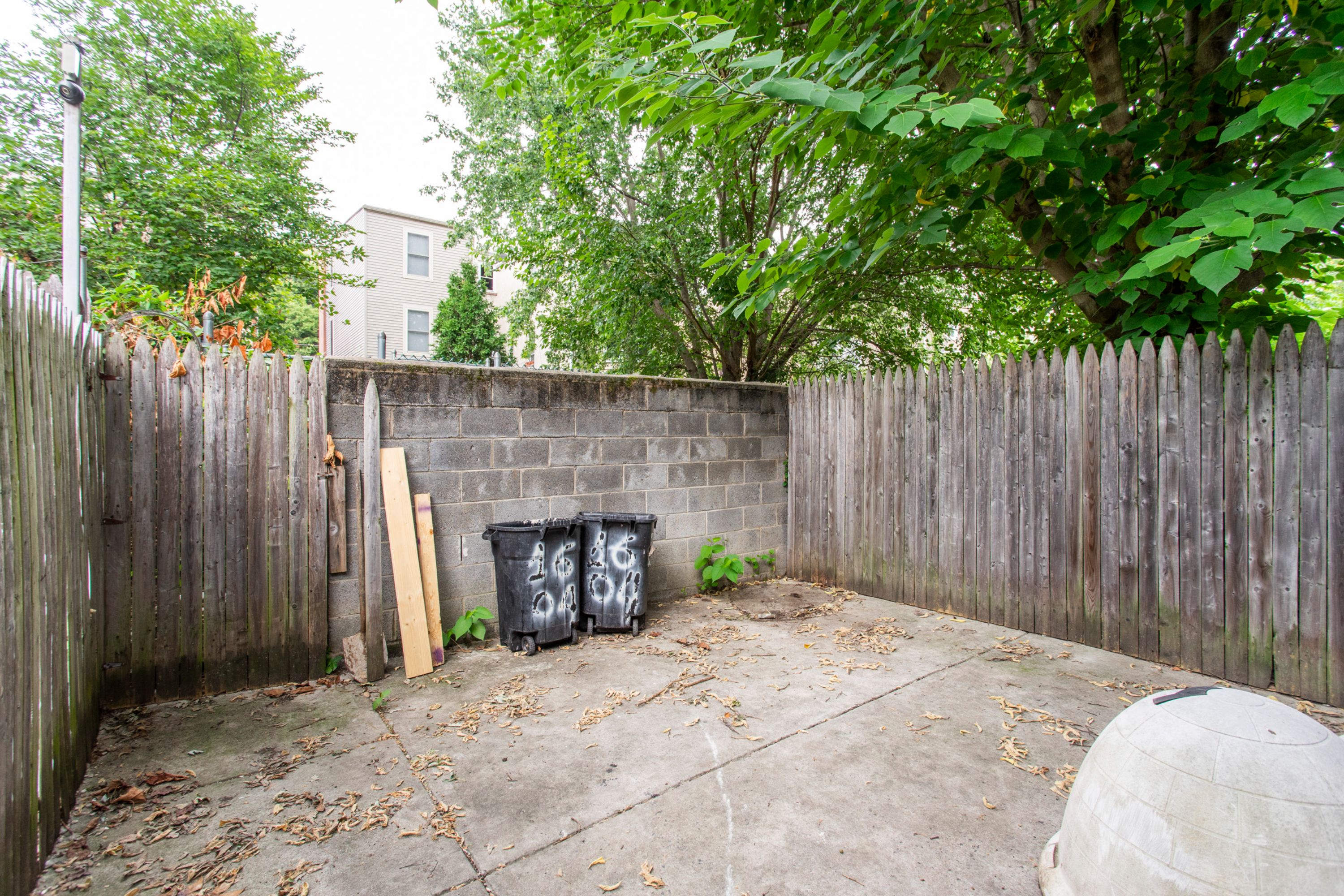1604 N BOUVIER ST