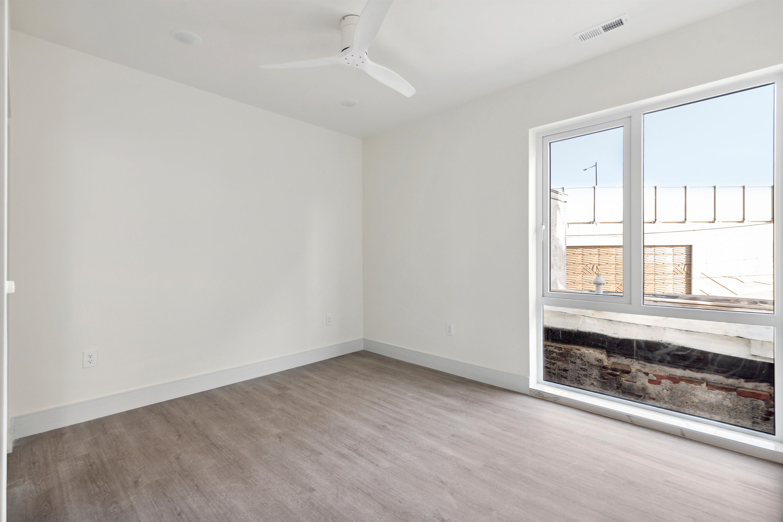 1221 E Fletcher St Unit 203