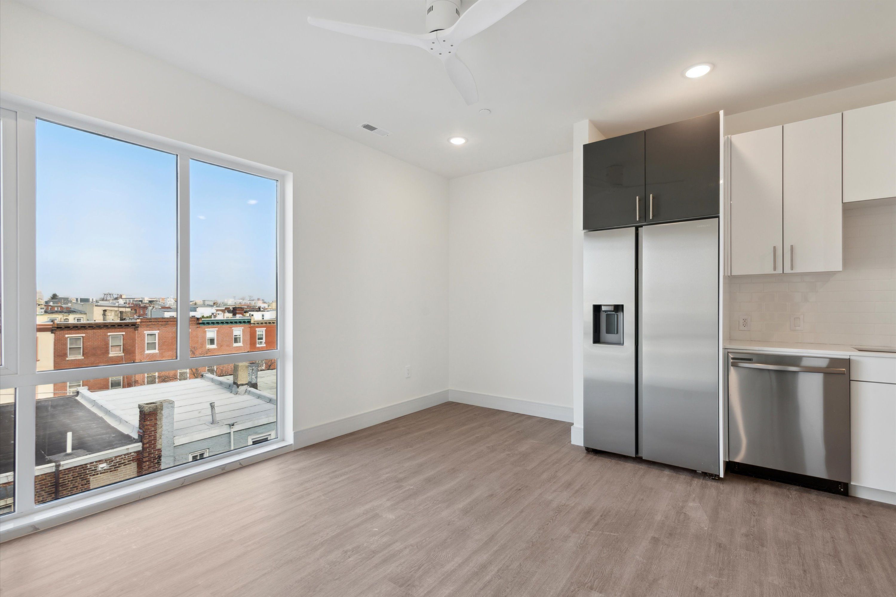 1221 E Fletcher St Unit 209