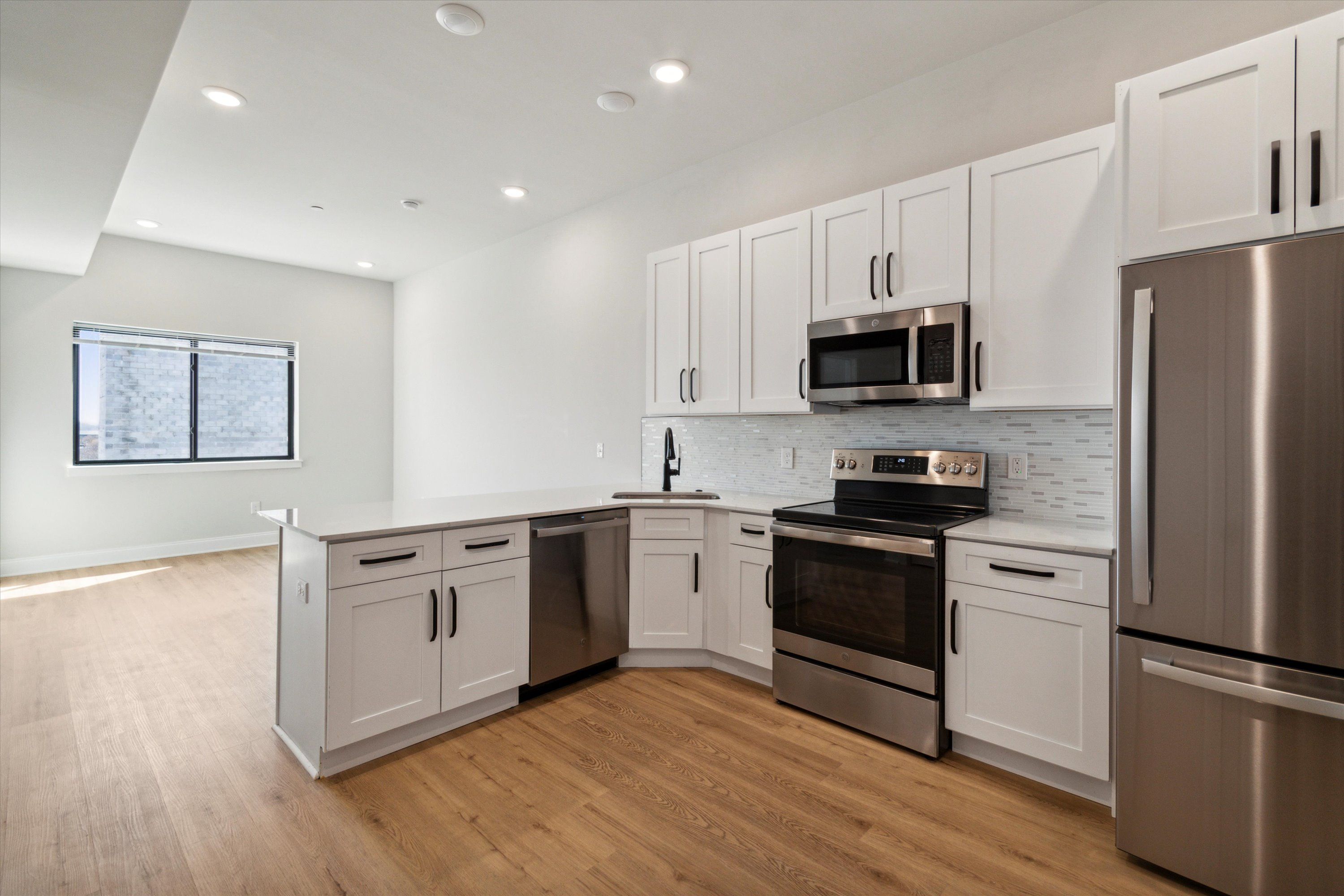 2143 E LEHIGH AVE Unit 404