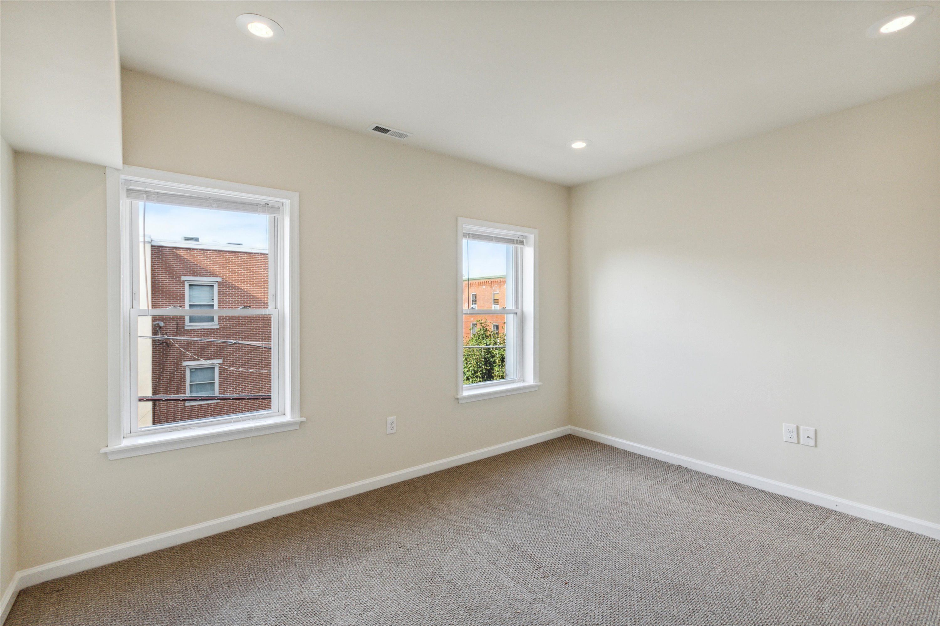 1804 W MONTGOMERY AVE