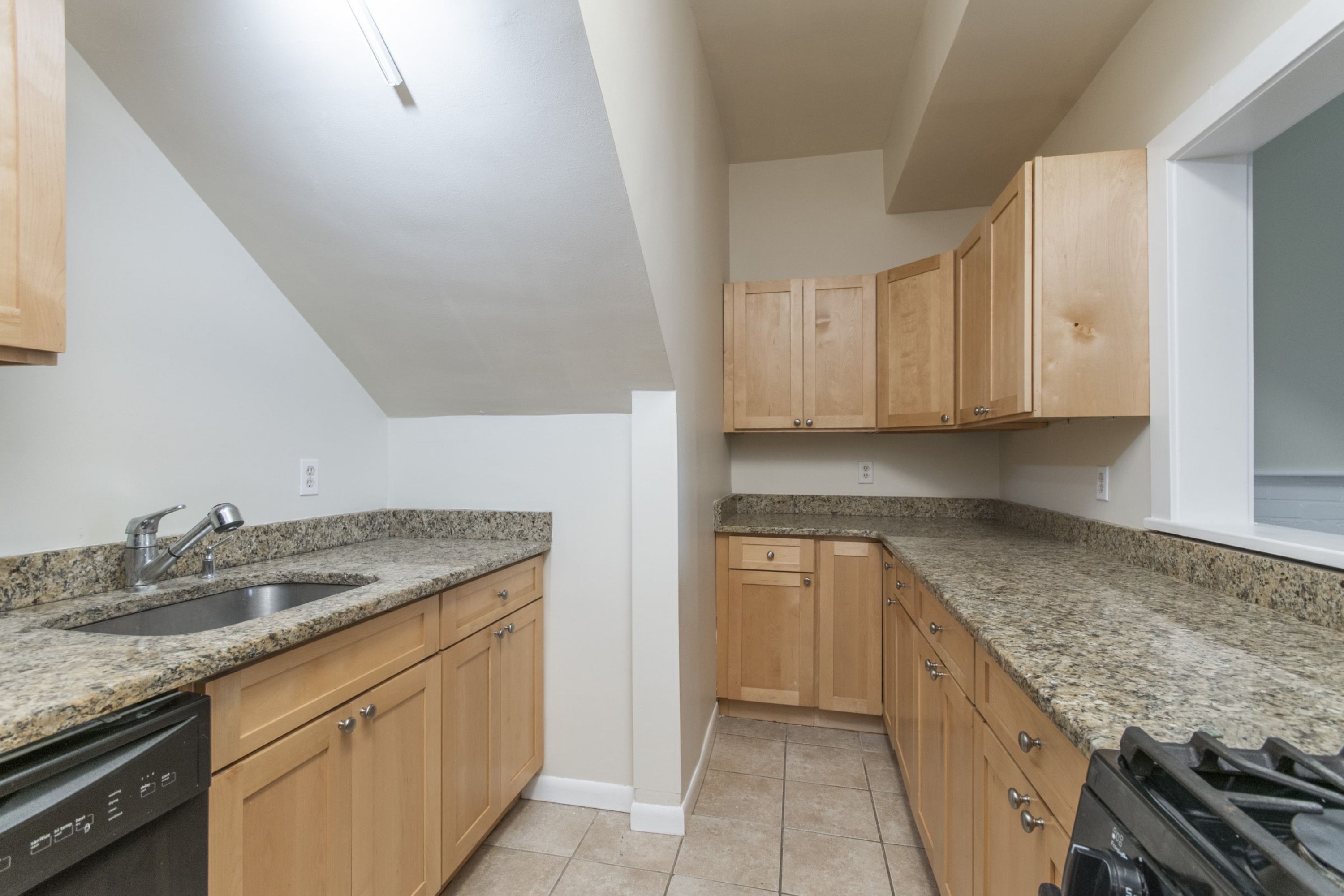 272 Nassau St Unit 5