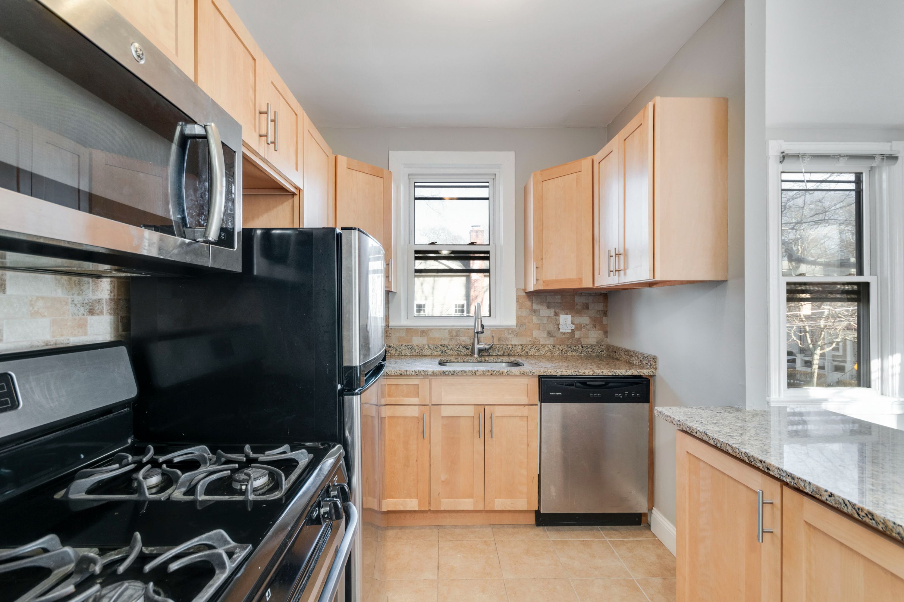 128-130 Spruce St Unit 3