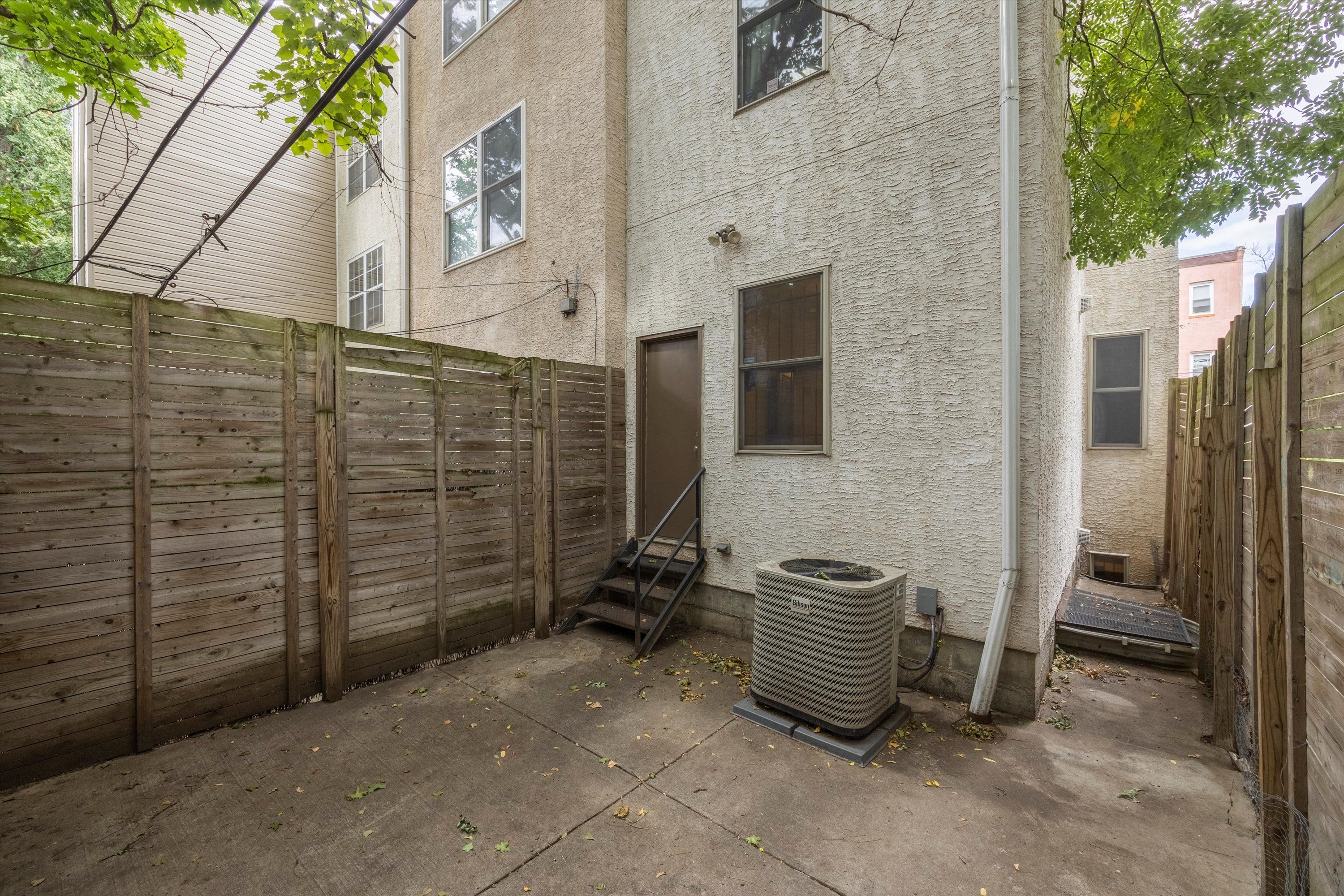 2006 N 18TH ST Unit 1 2006 N 18TH ST Unit 1