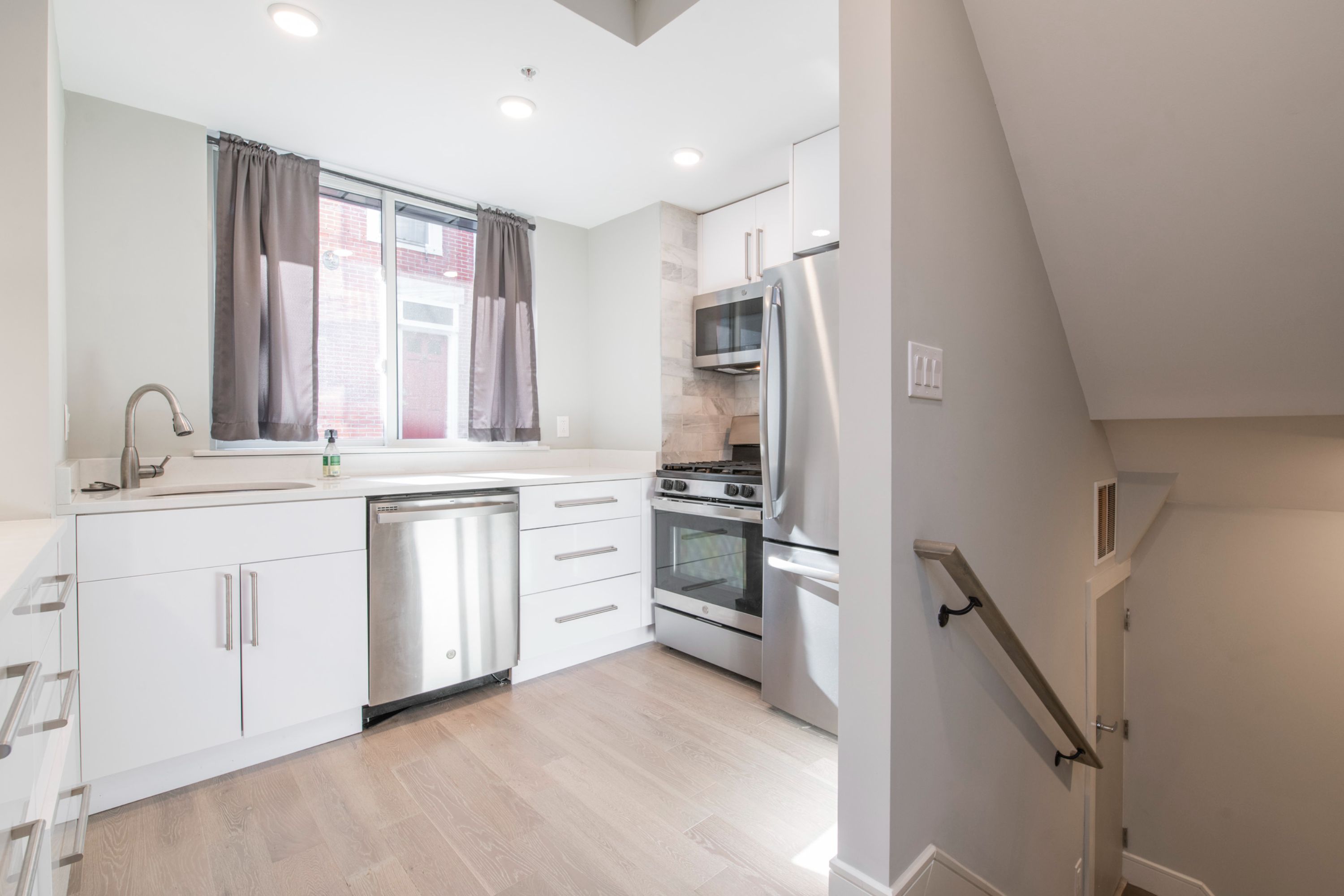628 N Bodine ST Unit 1