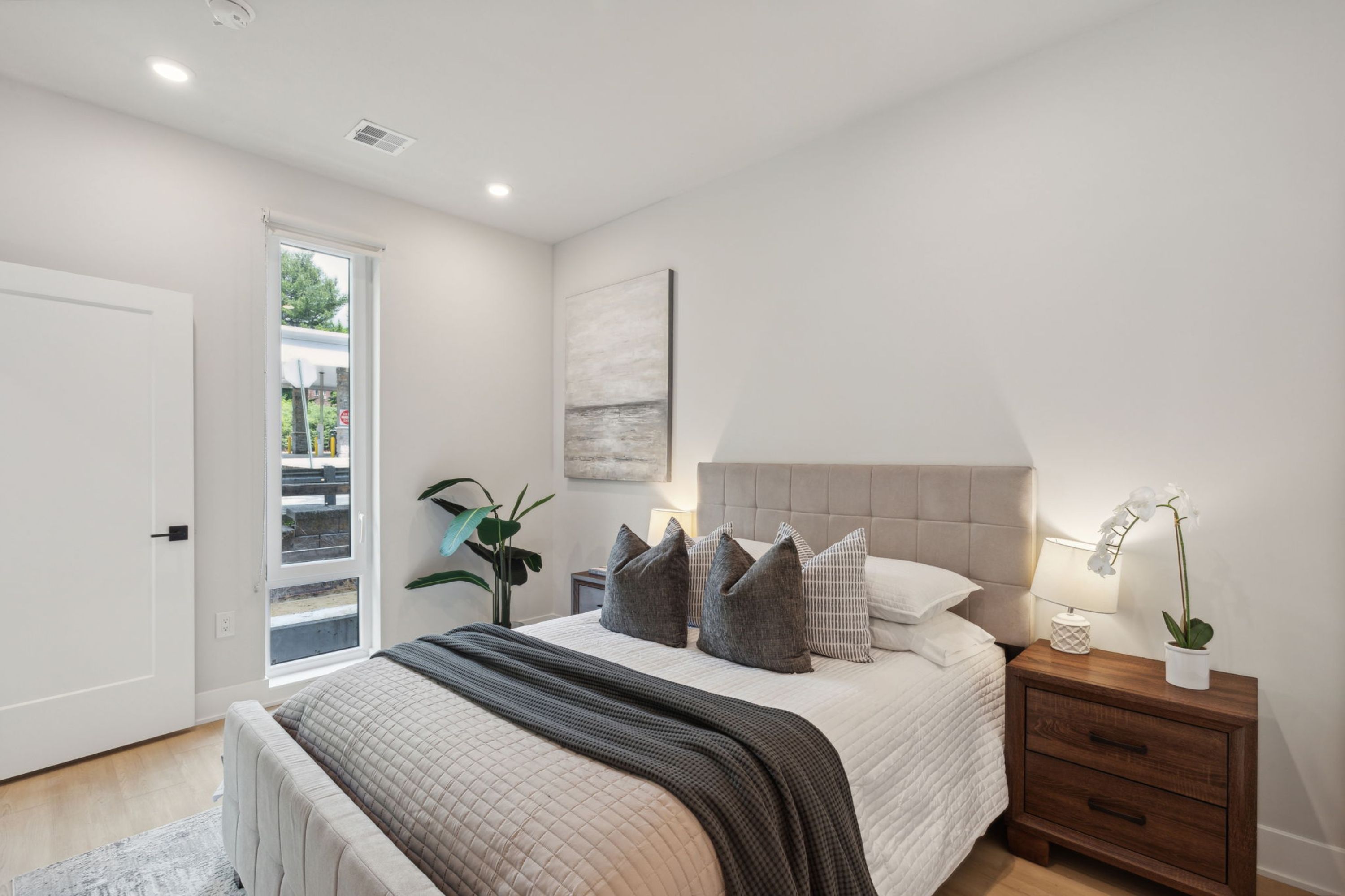 6910 Ridge Avenue Unit 412