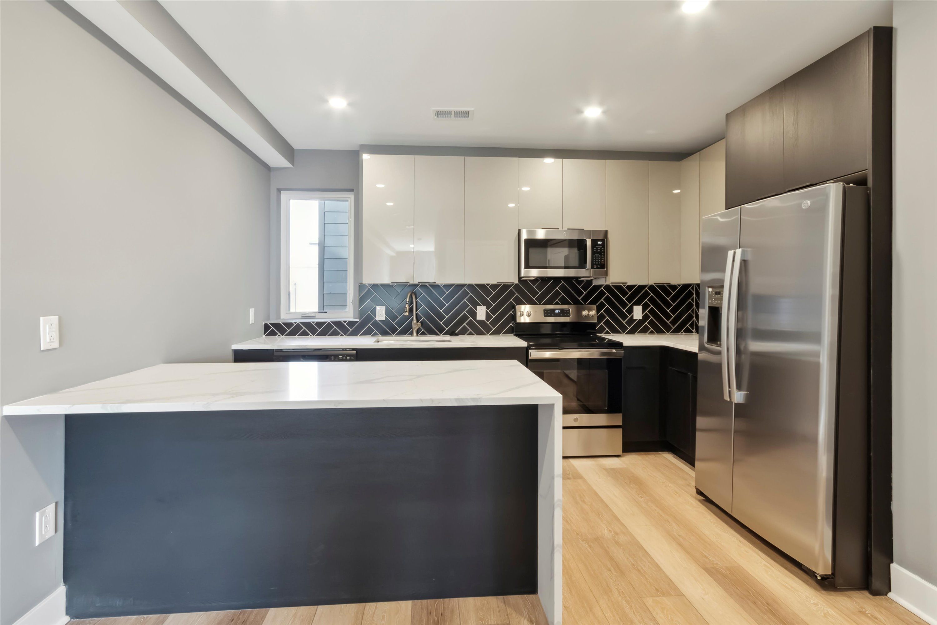 1615 POPLAR ST Unit 5