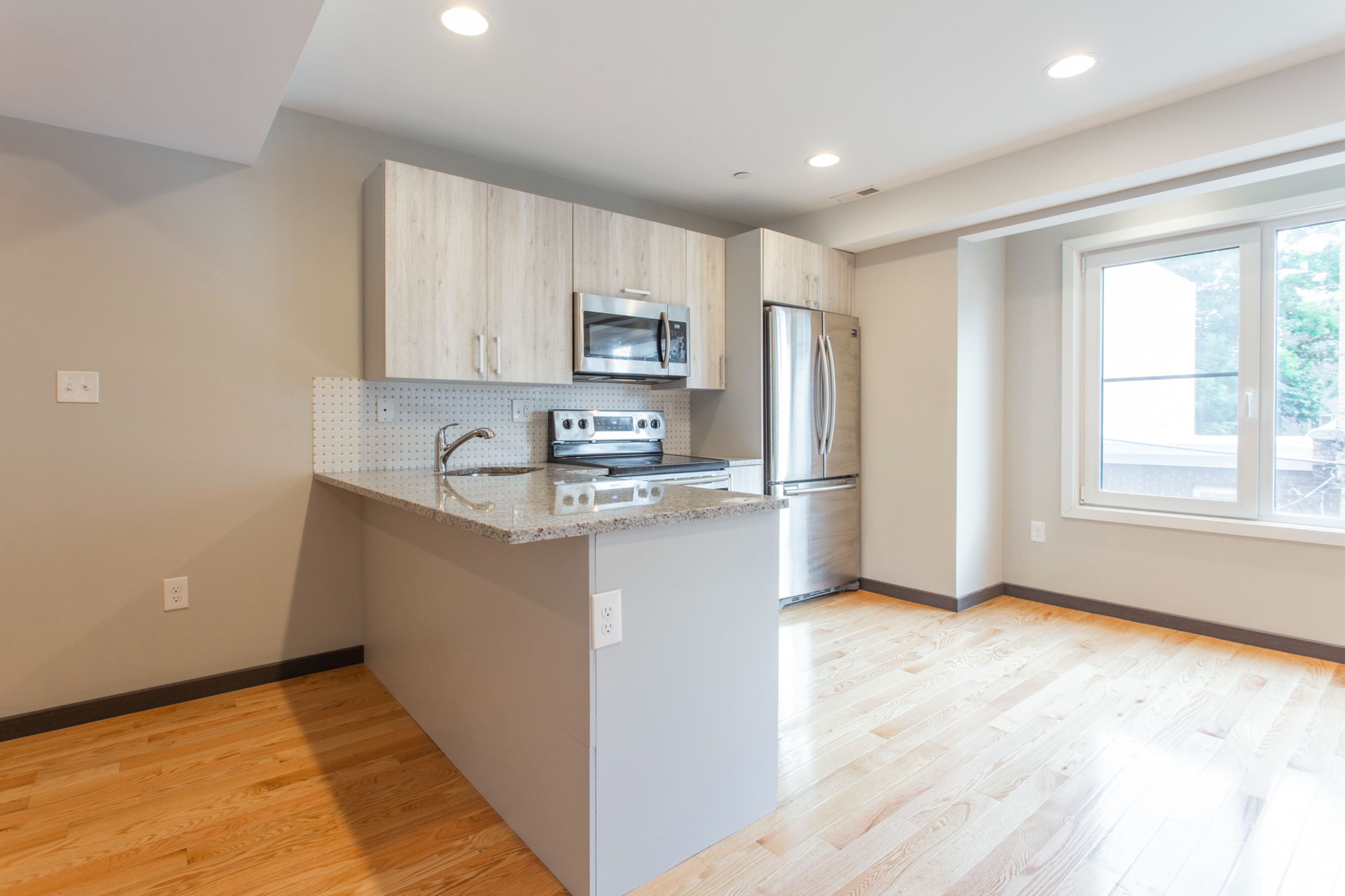 2541-43 MONTROSE ST Unit C