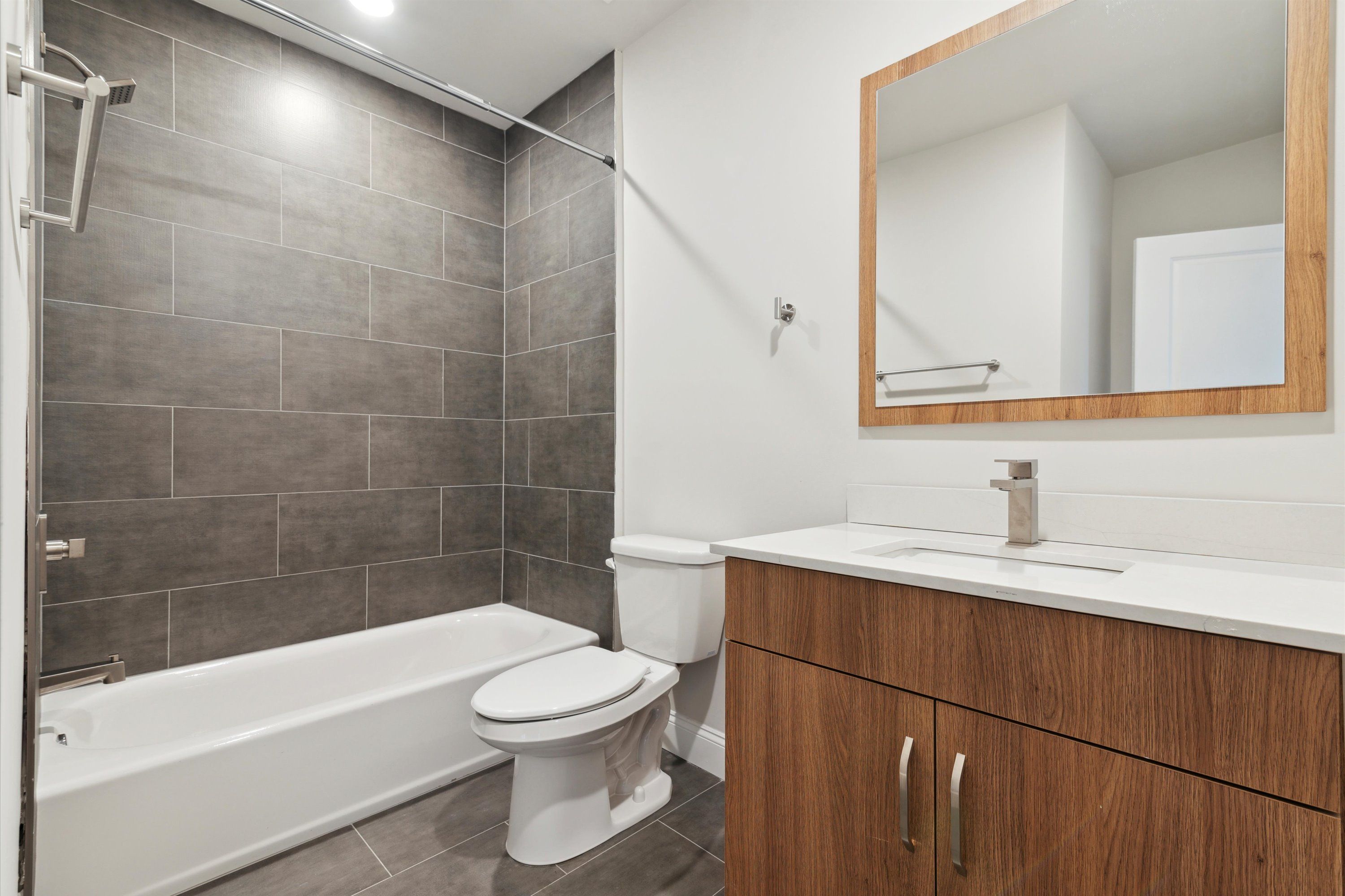 2157 E LEHIGH AVE Unit 412