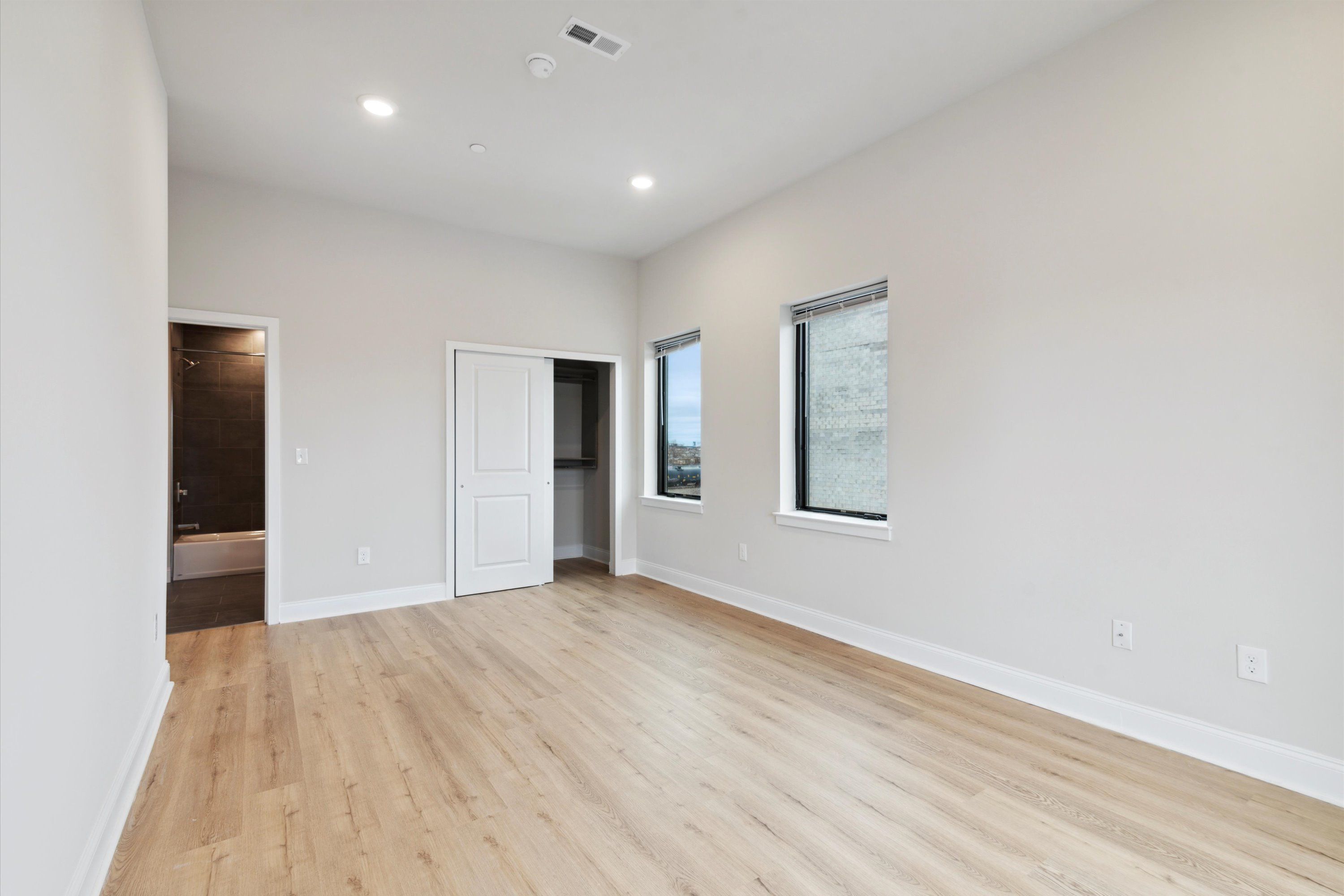 2157 E LEHIGH AVE Unit 307