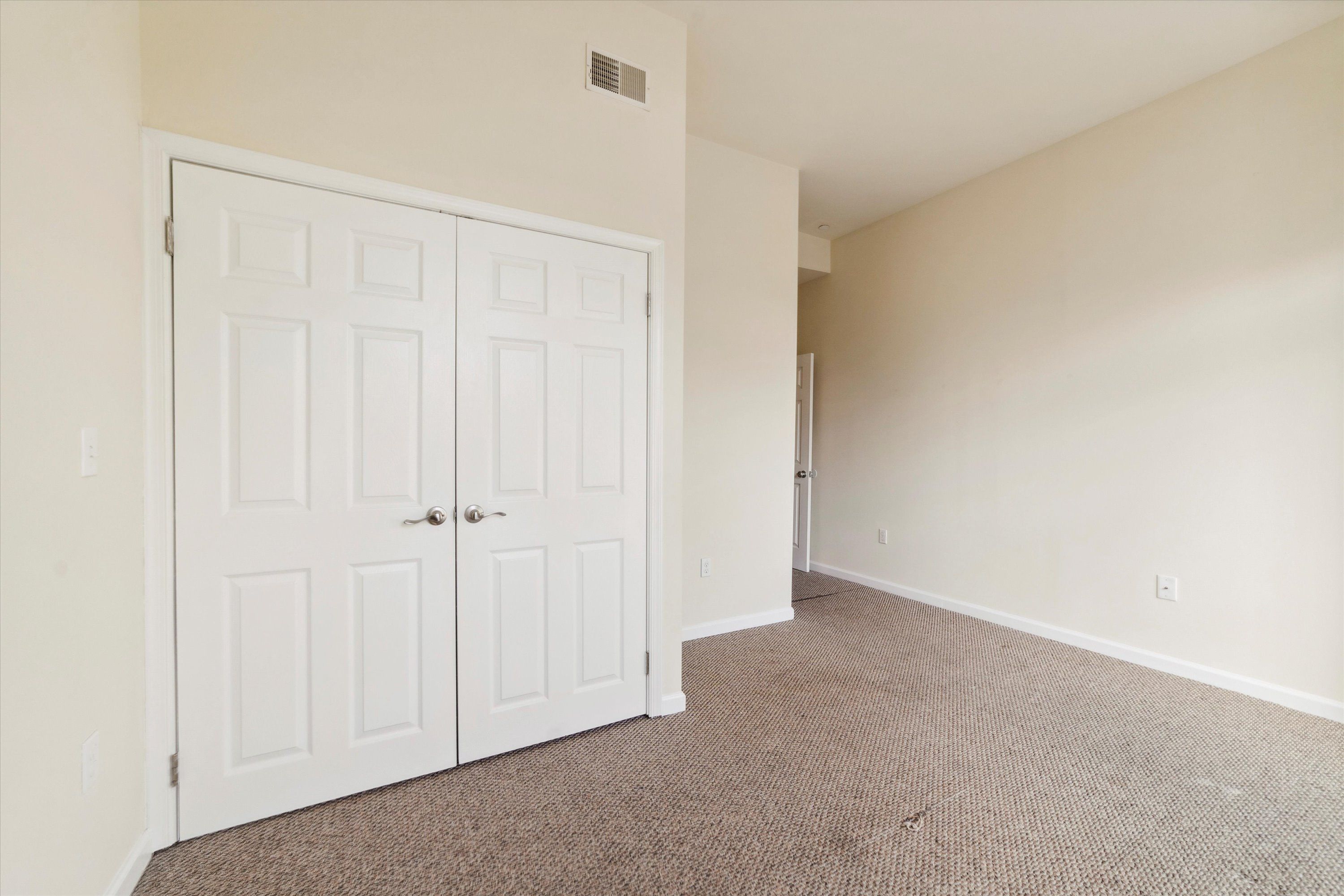1815 W MONTGOMERY AVE