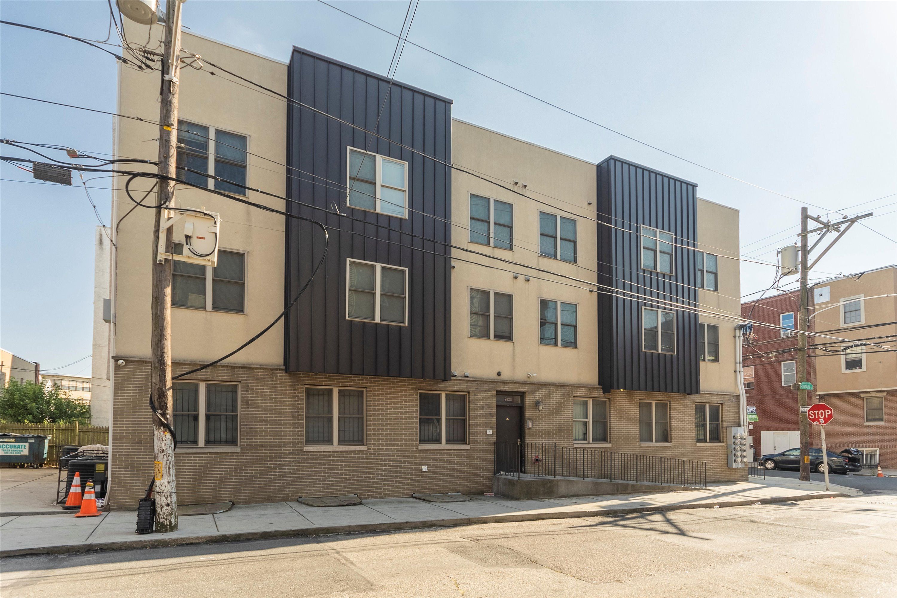 2025 N 17th ST Unit 002