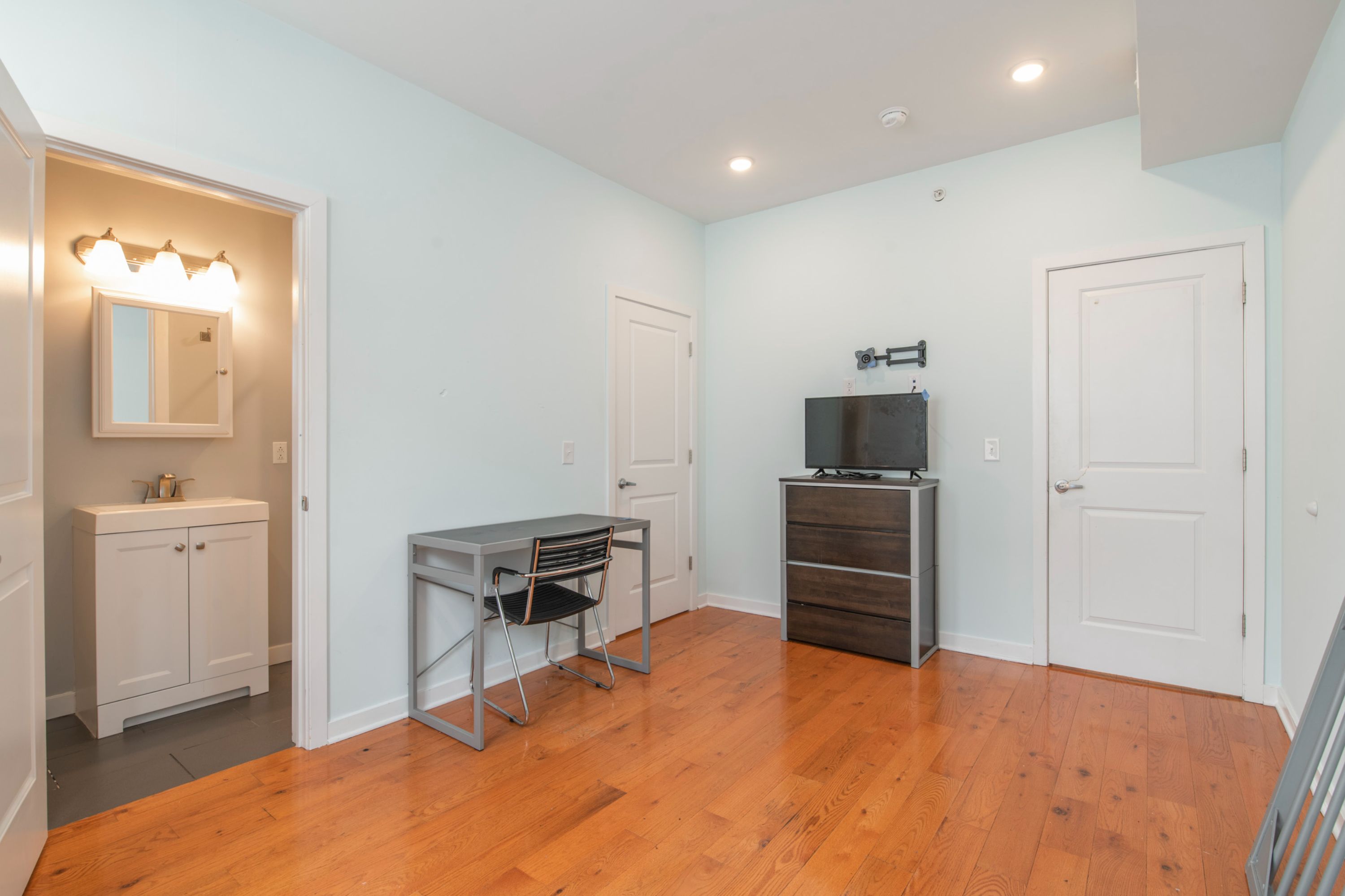 1517 SEYBERT ST Unit 2