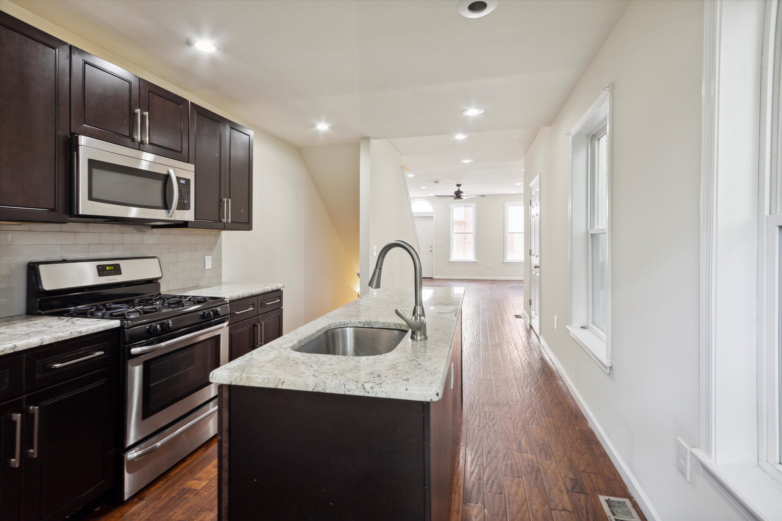 1804 W MONTGOMERY AVE